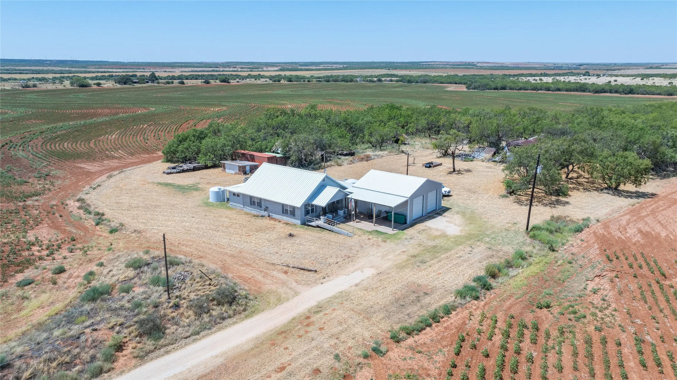 Single Family Residence For Sale in Nolan County , 136 County Road 428, Sweetwater, Texas 79556, 2 Bedroom, 1 Bathroom, 2 Garage spaces, 1,300 Sqft, built in 1945, mls#21366498, Real Estate Agent in Sweetwater, Homes For Sale in Nolan county, Homes For Sale in Sweetwater, Realtor in Sweetwater Texas, Real Estate Brokerage Independent Realty Texas, Luminita Cordes Realtor