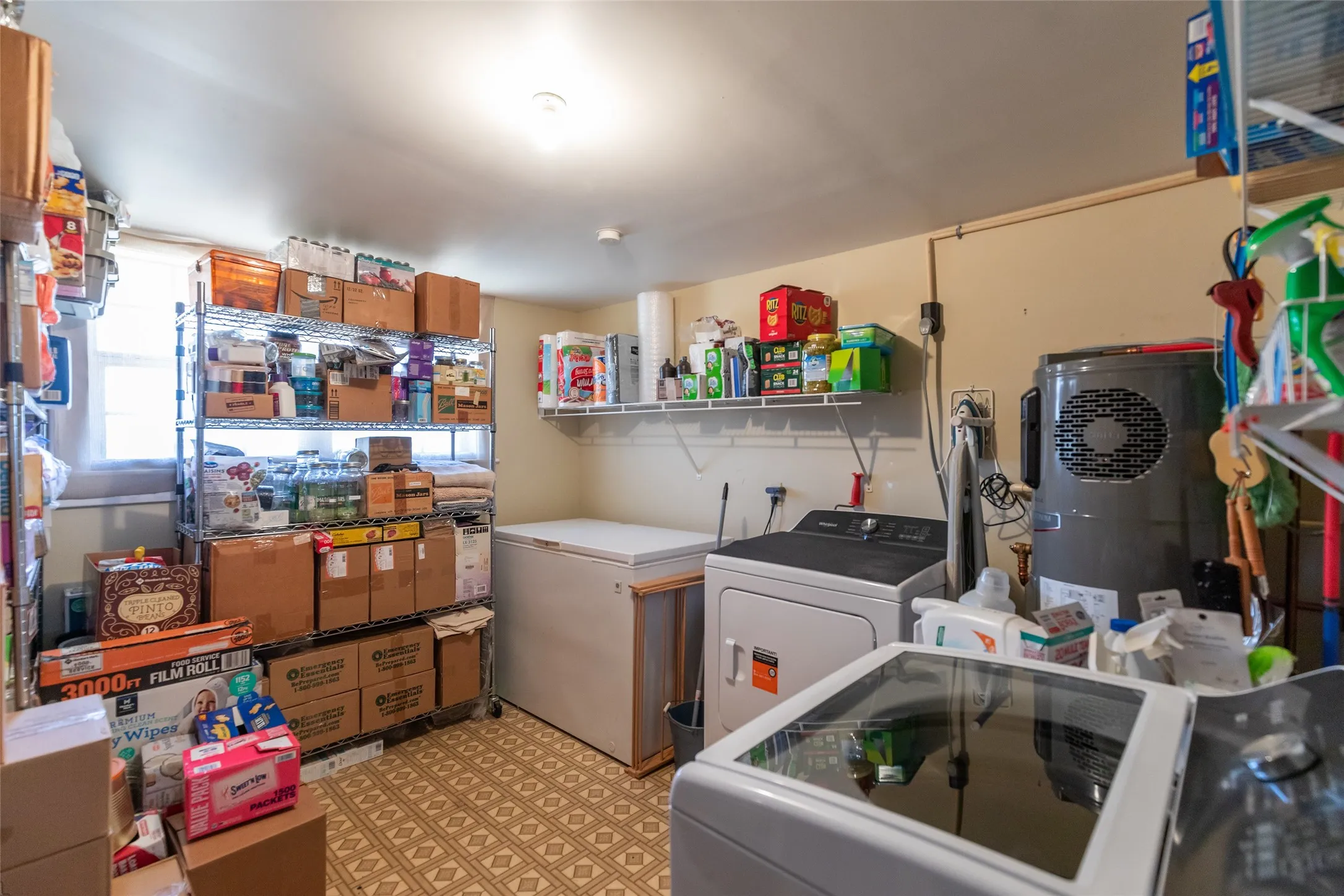 Single Family Residence For Sale in Nolan County , 136 County Road 428, Sweetwater, Texas 79556, 2 Bedroom, 1 Bathroom, 2 Garage spaces, 1,300 Sqft, built in 1945, mls#21366498, Real Estate Agent in Sweetwater, Homes For Sale in Nolan county, Homes For Sale in Sweetwater, Realtor in Sweetwater Texas, Real Estate Brokerage Independent Realty Texas, Luminita Cordes Realtor