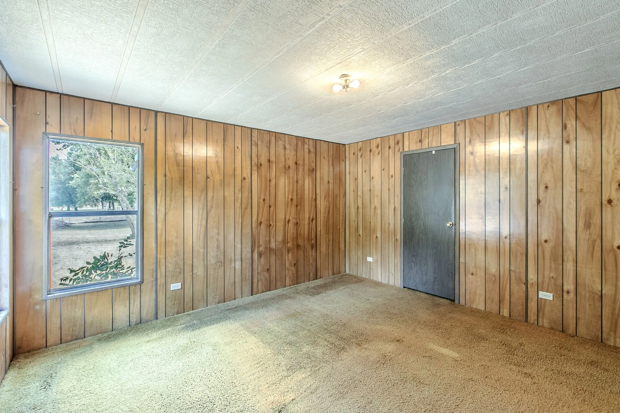 Mobile Home For Sale in Mc Lennan County , 5749 S Rock Creek Loop, Waco, Texas 76708, 3 Bedroom, 2 Bathroom, Garage spaces, 2,316 Sqft, built in 1970, mls#21366203, Real Estate Agent in Waco, Homes For Sale in Mc Lennan county, Homes For Sale in Waco, Realtor in Waco Texas, Real Estate Brokerage Independent Realty Texas, Luminita Cordes Realtor