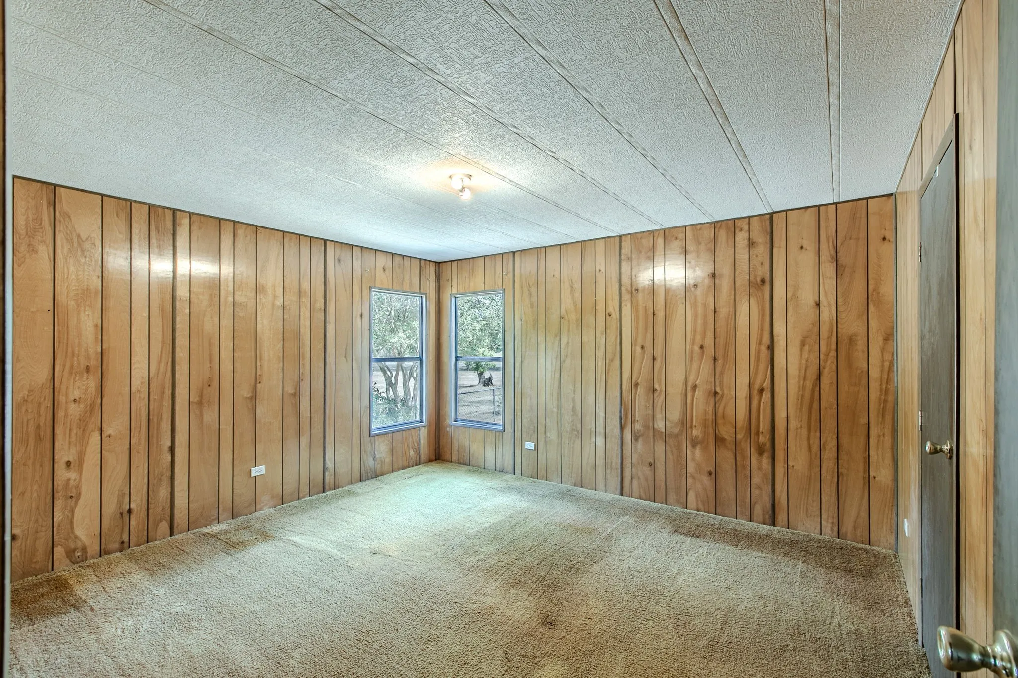 Mobile Home For Sale in Mc Lennan County , 5749 S Rock Creek Loop, Waco, Texas 76708, 3 Bedroom, 2 Bathroom, Garage spaces, 2,316 Sqft, built in 1970, mls#21366203, Real Estate Agent in Waco, Homes For Sale in Mc Lennan county, Homes For Sale in Waco, Realtor in Waco Texas, Real Estate Brokerage Independent Realty Texas, Luminita Cordes Realtor