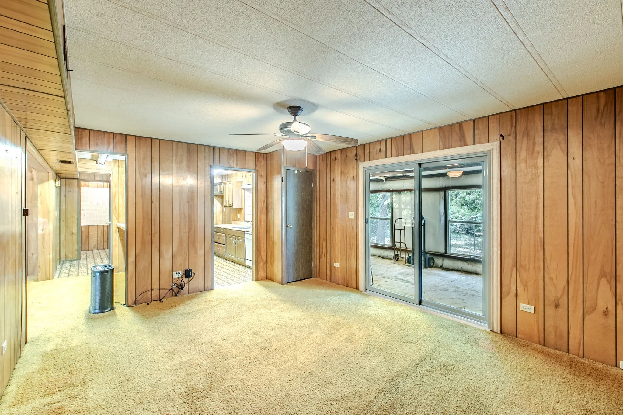 Mobile Home For Sale in Mc Lennan County , 5749 S Rock Creek Loop, Waco, Texas 76708, 3 Bedroom, 2 Bathroom, Garage spaces, 2,316 Sqft, built in 1970, mls#21366203, Real Estate Agent in Waco, Homes For Sale in Mc Lennan county, Homes For Sale in Waco, Realtor in Waco Texas, Real Estate Brokerage Independent Realty Texas, Luminita Cordes Realtor