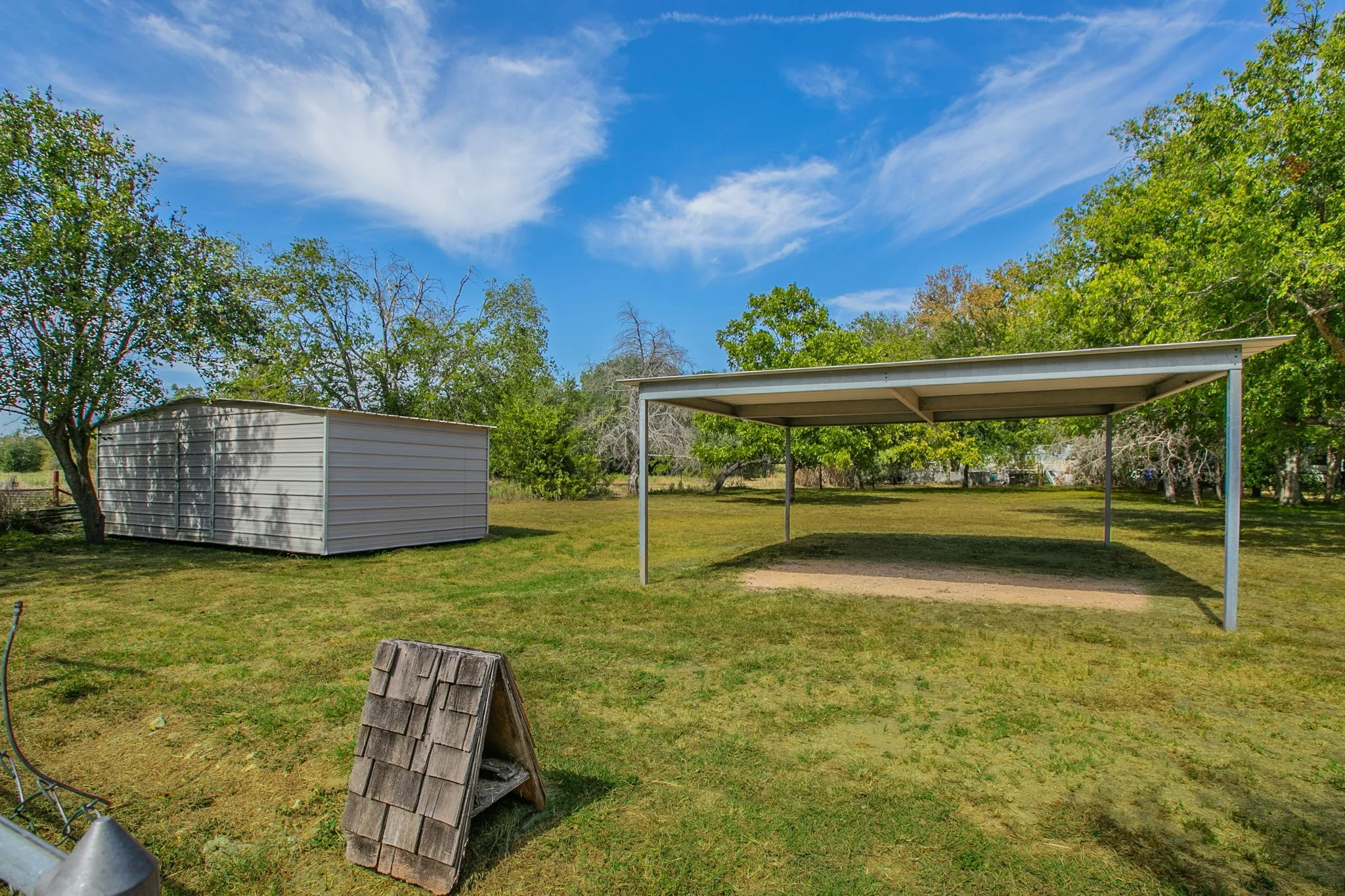 Mobile Home For Sale in Mc Lennan County , 5749 S Rock Creek Loop, Waco, Texas 76708, 3 Bedroom, 2 Bathroom, Garage spaces, 2,316 Sqft, built in 1970, mls#21366203, Real Estate Agent in Waco, Homes For Sale in Mc Lennan county, Homes For Sale in Waco, Realtor in Waco Texas, Real Estate Brokerage Independent Realty Texas, Luminita Cordes Realtor