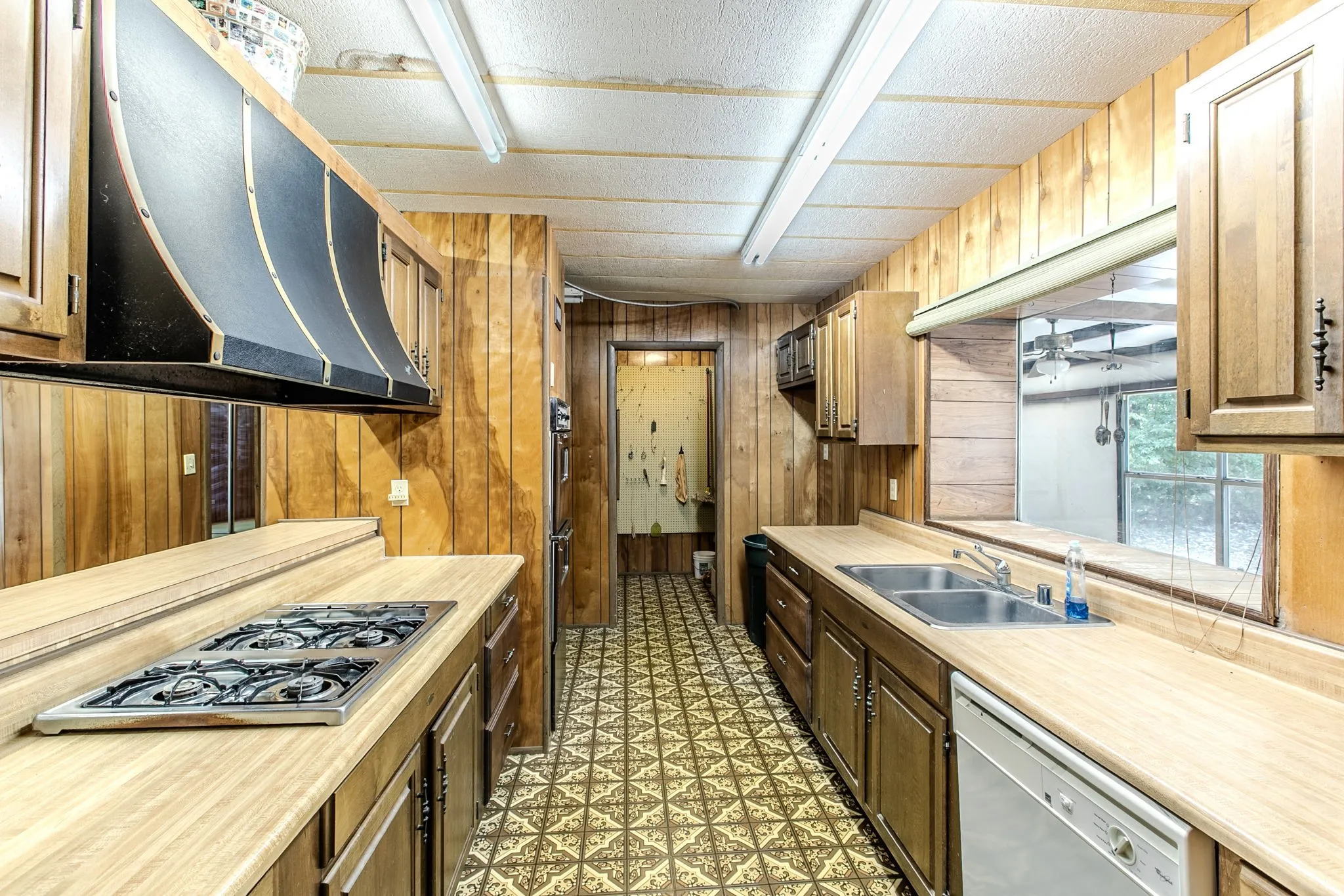 Mobile Home For Sale in Mc Lennan County , 5749 S Rock Creek Loop, Waco, Texas 76708, 3 Bedroom, 2 Bathroom, Garage spaces, 2,316 Sqft, built in 1970, mls#21366203, Real Estate Agent in Waco, Homes For Sale in Mc Lennan county, Homes For Sale in Waco, Realtor in Waco Texas, Real Estate Brokerage Independent Realty Texas, Luminita Cordes Realtor