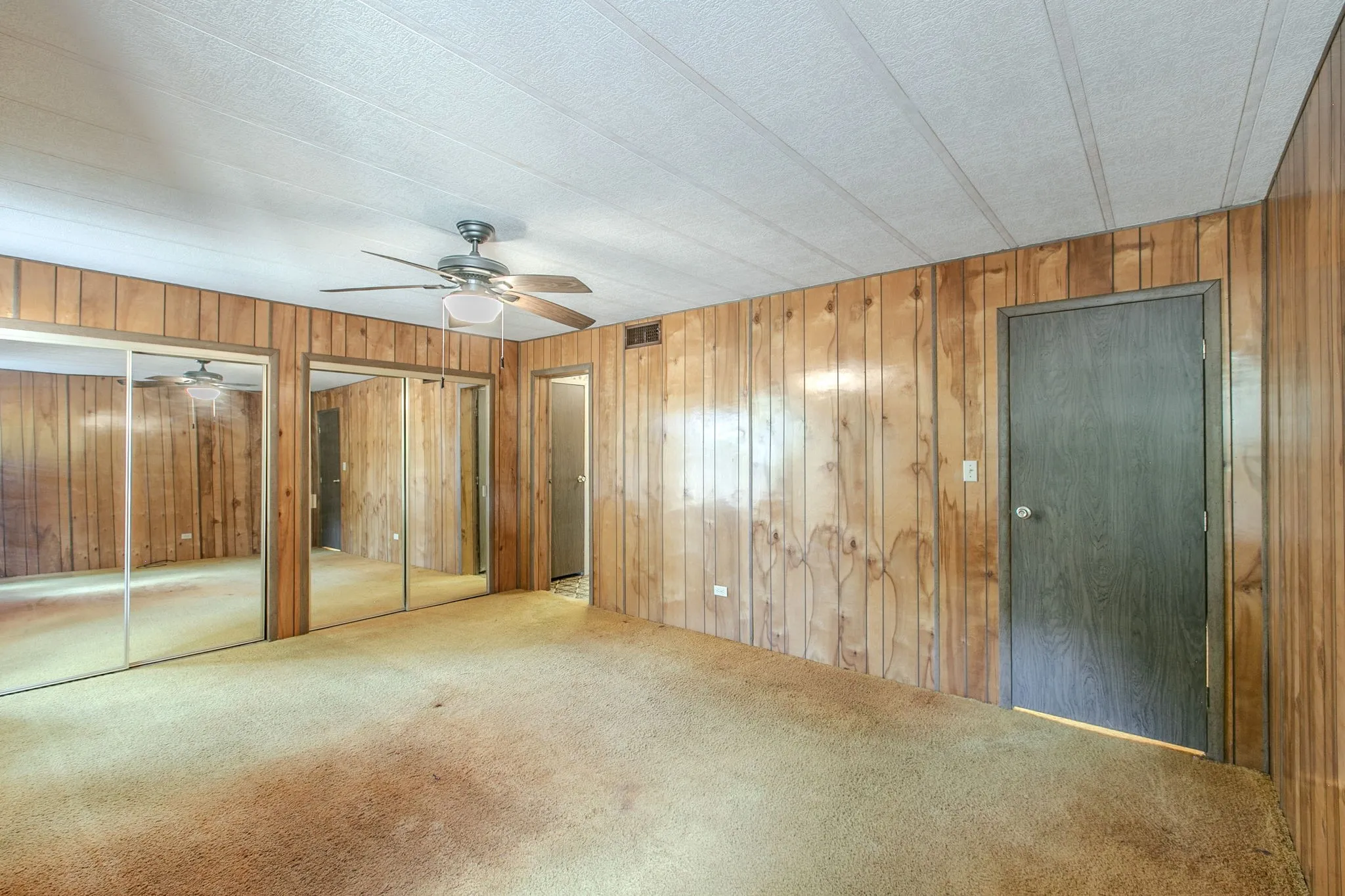Mobile Home For Sale in Mc Lennan County , 5749 S Rock Creek Loop, Waco, Texas 76708, 3 Bedroom, 2 Bathroom, Garage spaces, 2,316 Sqft, built in 1970, mls#21366203, Real Estate Agent in Waco, Homes For Sale in Mc Lennan county, Homes For Sale in Waco, Realtor in Waco Texas, Real Estate Brokerage Independent Realty Texas, Luminita Cordes Realtor