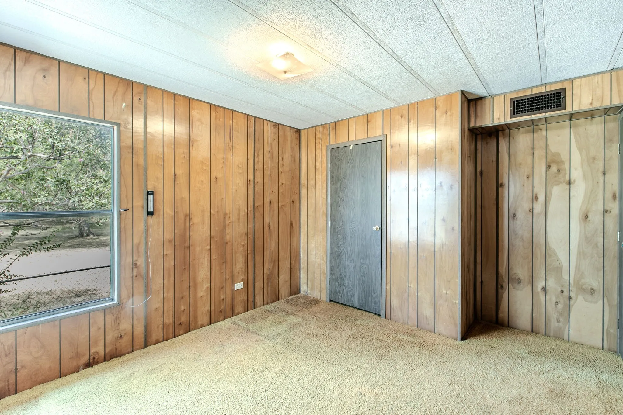 Mobile Home For Sale in Mc Lennan County , 5749 S Rock Creek Loop, Waco, Texas 76708, 3 Bedroom, 2 Bathroom, Garage spaces, 2,316 Sqft, built in 1970, mls#21366203, Real Estate Agent in Waco, Homes For Sale in Mc Lennan county, Homes For Sale in Waco, Realtor in Waco Texas, Real Estate Brokerage Independent Realty Texas, Luminita Cordes Realtor