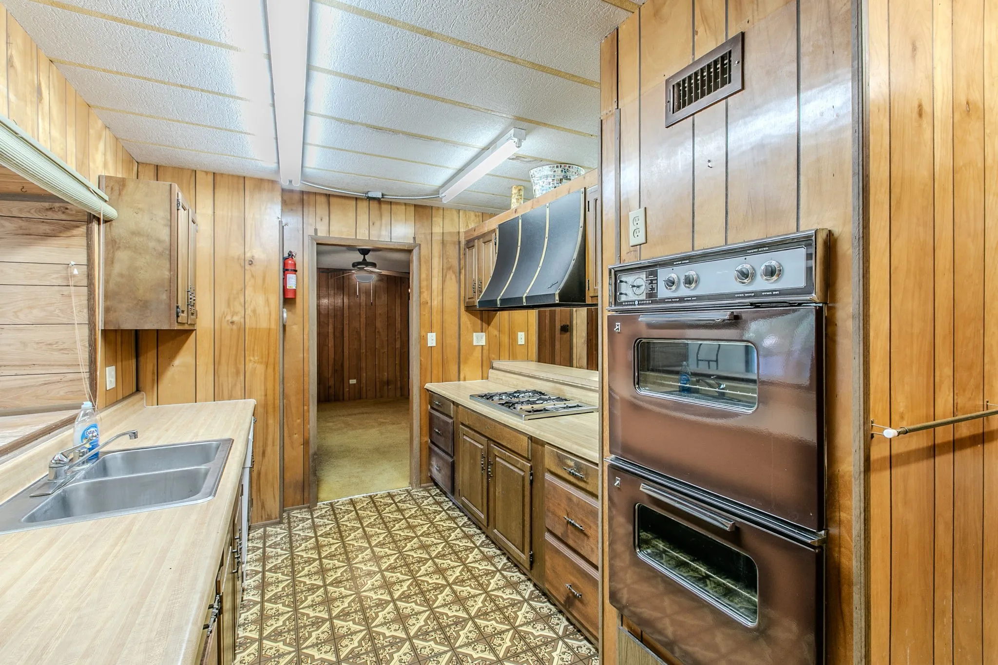 Mobile Home For Sale in Mc Lennan County , 5749 S Rock Creek Loop, Waco, Texas 76708, 3 Bedroom, 2 Bathroom, Garage spaces, 2,316 Sqft, built in 1970, mls#21366203, Real Estate Agent in Waco, Homes For Sale in Mc Lennan county, Homes For Sale in Waco, Realtor in Waco Texas, Real Estate Brokerage Independent Realty Texas, Luminita Cordes Realtor
