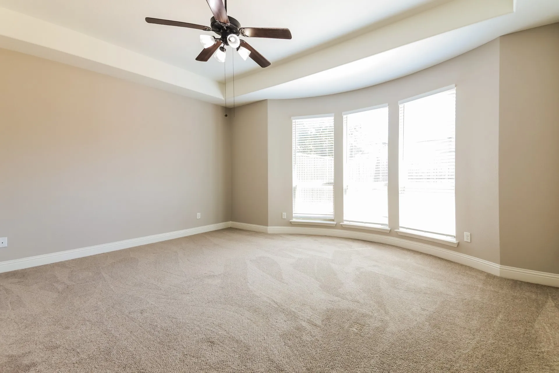 Single Family Residence For Sale in Denton County , 13624 Cortes De Pallas Drive, Little Elm, Texas 75068, 5 Bedroom, 3 Bathroom, 2 Garage spaces, 2,806 Sqft, built in 2016, mls#21363209, Real Estate Agent in Little Elm, Homes For Sale in Denton county, Homes For Sale in Little Elm, Realtor in Little Elm Texas, Real Estate Brokerage Independent Realty Texas, Luminita Cordes Realtor
