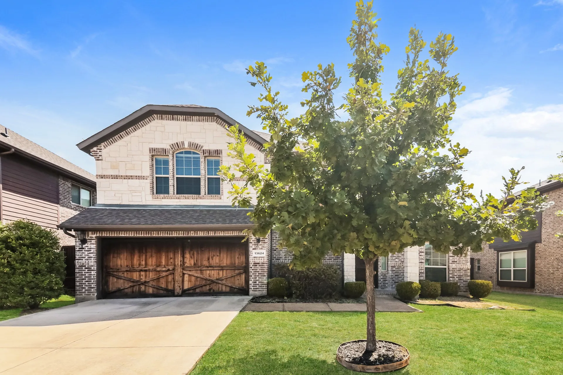 Single Family Residence For Sale in Denton County , 13624 Cortes De Pallas Drive, Little Elm, Texas 75068, 5 Bedroom, 3 Bathroom, 2 Garage spaces, 2,806 Sqft, built in 2016, mls#21363209, Real Estate Agent in Little Elm, Homes For Sale in Denton county, Homes For Sale in Little Elm, Realtor in Little Elm Texas, Real Estate Brokerage Independent Realty Texas, Luminita Cordes Realtor