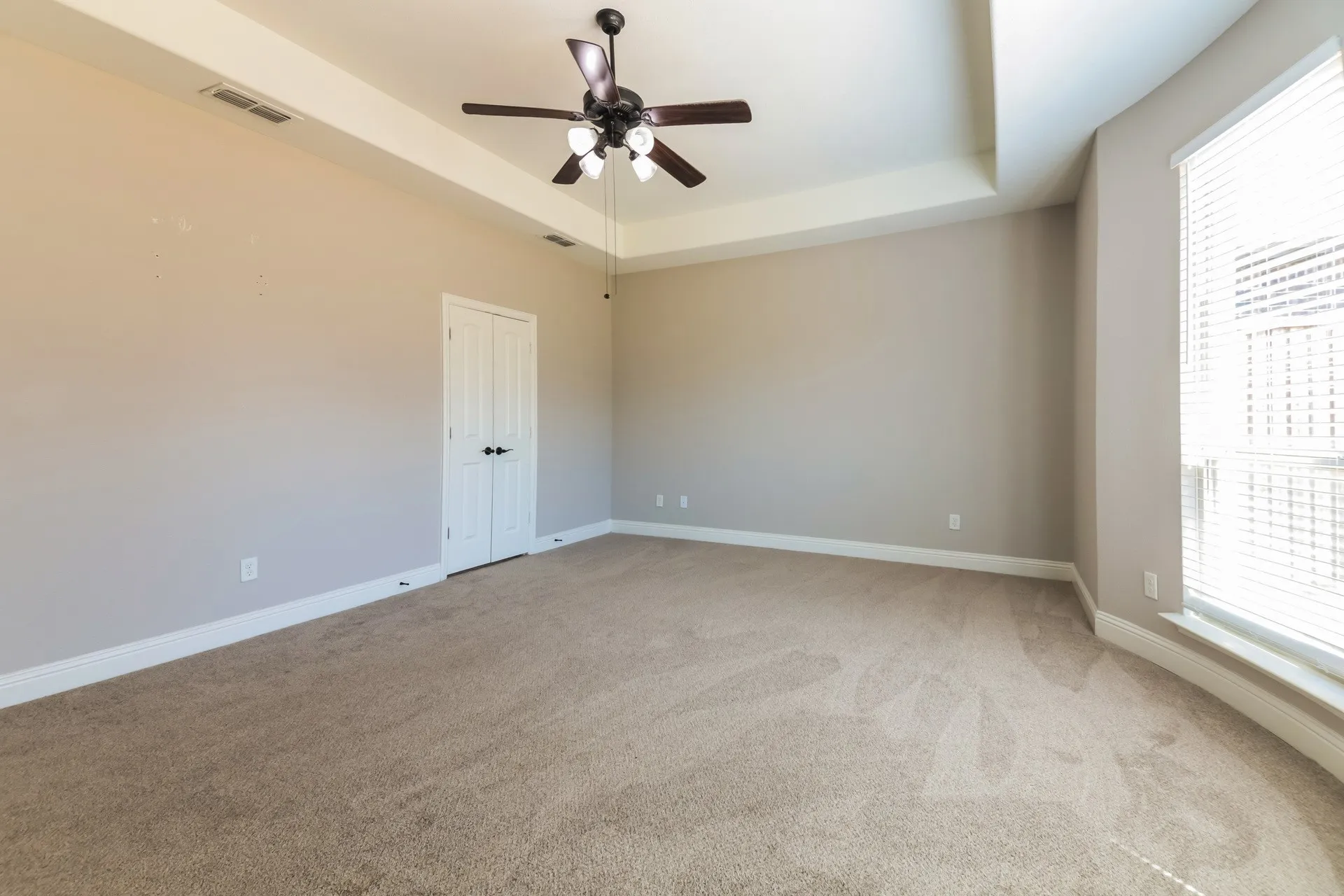 Single Family Residence For Sale in Denton County , 13624 Cortes De Pallas Drive, Little Elm, Texas 75068, 5 Bedroom, 3 Bathroom, 2 Garage spaces, 2,806 Sqft, built in 2016, mls#21363209, Real Estate Agent in Little Elm, Homes For Sale in Denton county, Homes For Sale in Little Elm, Realtor in Little Elm Texas, Real Estate Brokerage Independent Realty Texas, Luminita Cordes Realtor