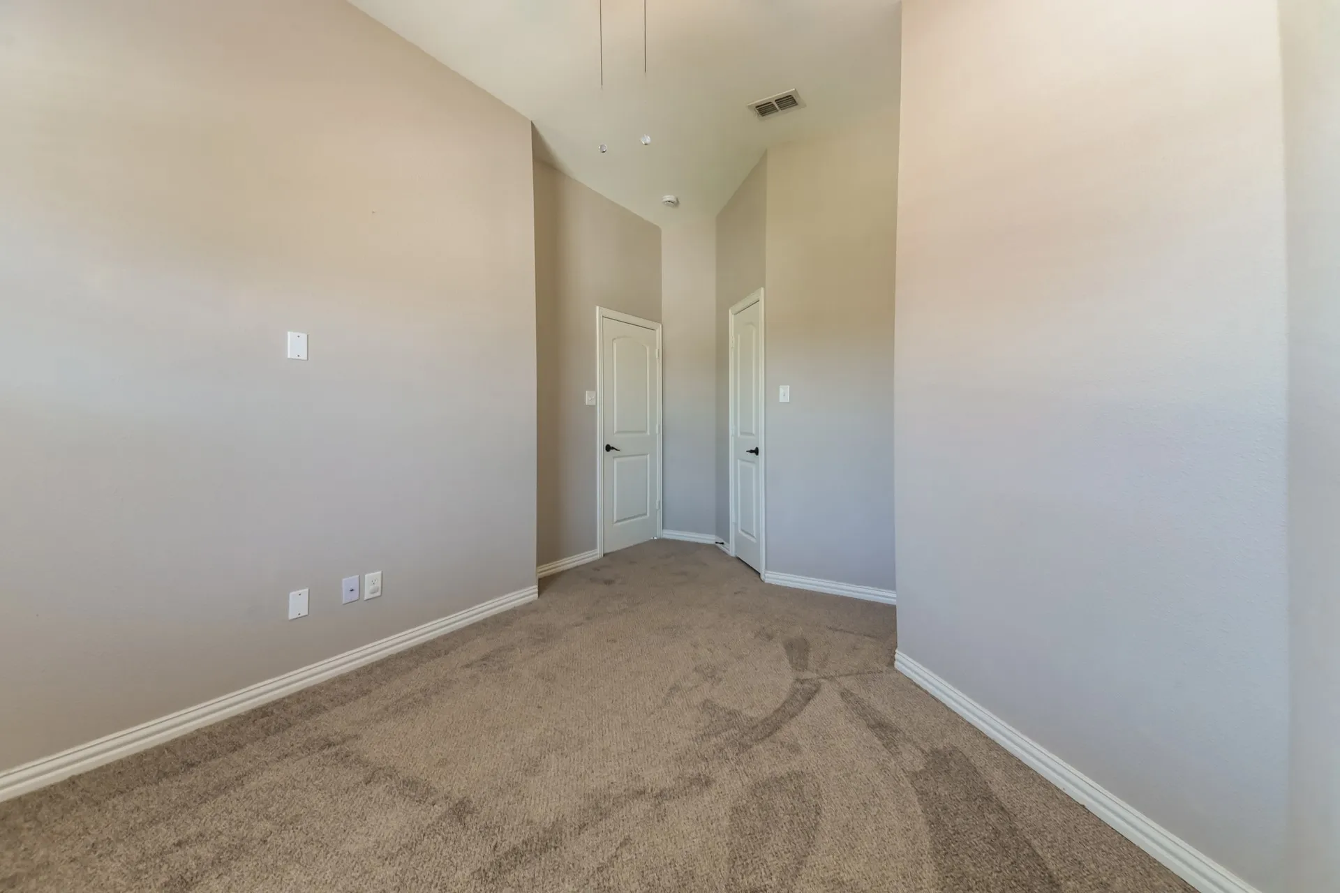 Single Family Residence For Sale in Denton County , 13624 Cortes De Pallas Drive, Little Elm, Texas 75068, 5 Bedroom, 3 Bathroom, 2 Garage spaces, 2,806 Sqft, built in 2016, mls#21363209, Real Estate Agent in Little Elm, Homes For Sale in Denton county, Homes For Sale in Little Elm, Realtor in Little Elm Texas, Real Estate Brokerage Independent Realty Texas, Luminita Cordes Realtor