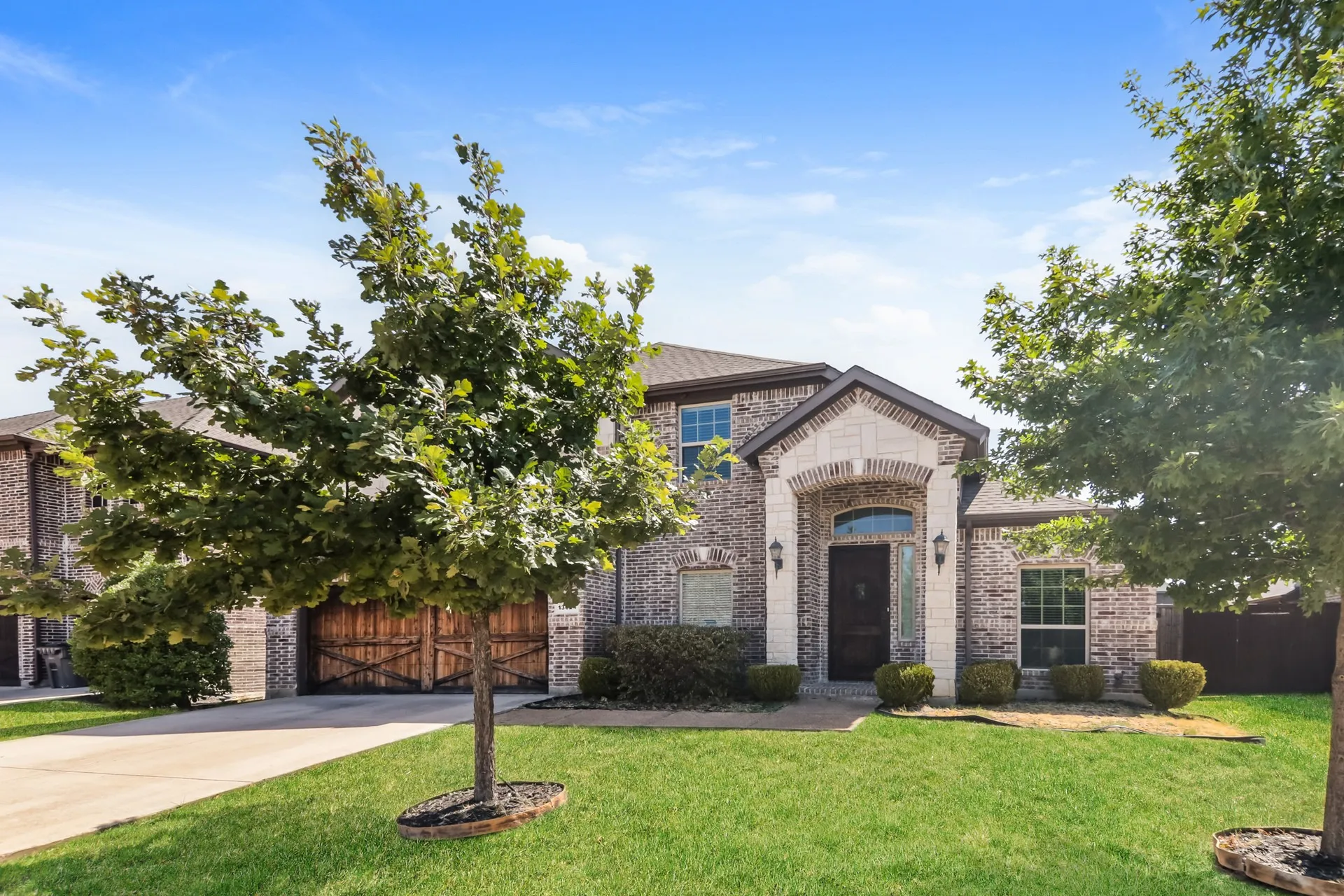 Single Family Residence For Sale in Denton County , 13624 Cortes De Pallas Drive, Little Elm, Texas 75068, 5 Bedroom, 3 Bathroom, 2 Garage spaces, 2,806 Sqft, built in 2016, mls#21363209, Real Estate Agent in Little Elm, Homes For Sale in Denton county, Homes For Sale in Little Elm, Realtor in Little Elm Texas, Real Estate Brokerage Independent Realty Texas, Luminita Cordes Realtor