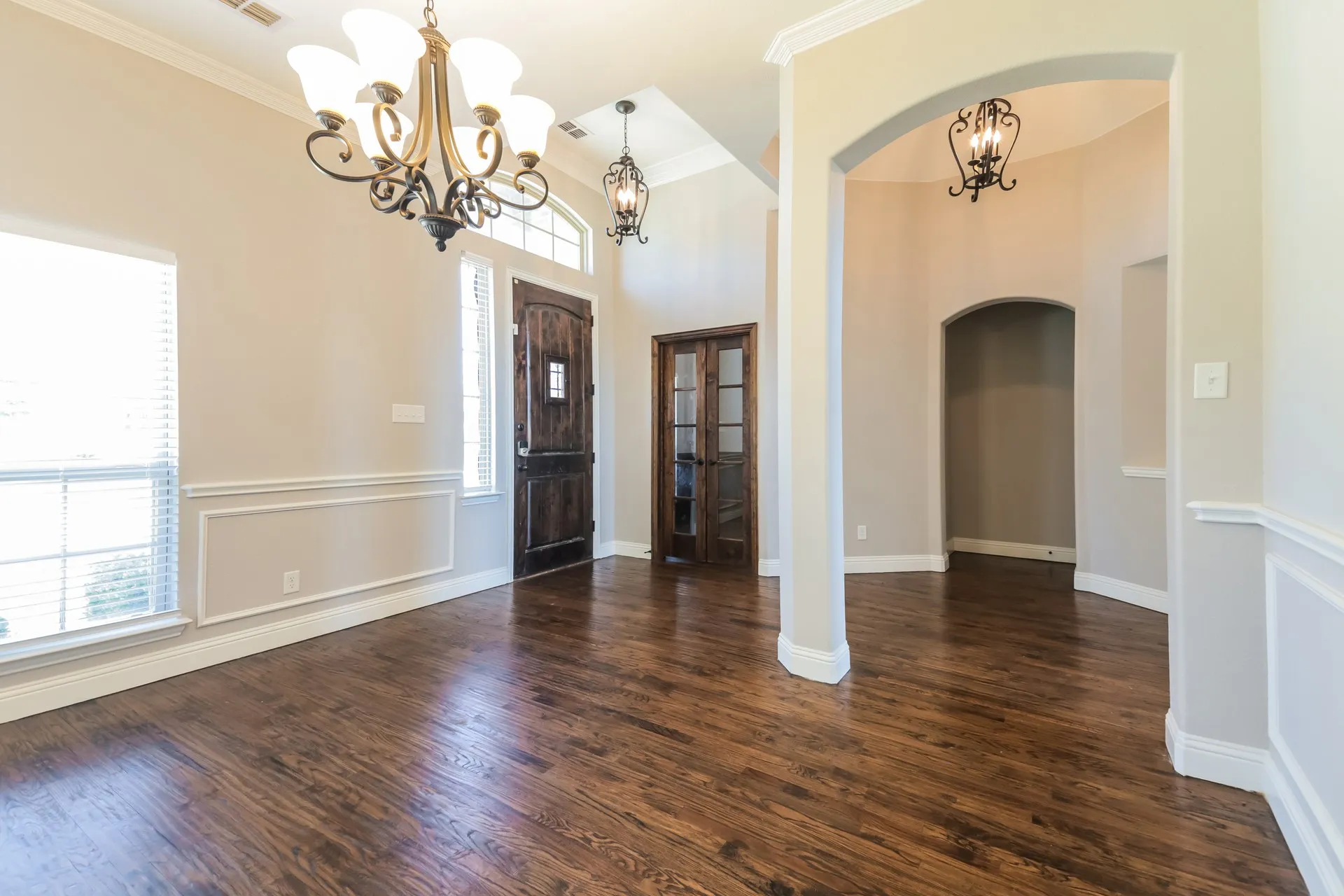 Single Family Residence For Sale in Denton County , 13624 Cortes De Pallas Drive, Little Elm, Texas 75068, 5 Bedroom, 3 Bathroom, 2 Garage spaces, 2,806 Sqft, built in 2016, mls#21363209, Real Estate Agent in Little Elm, Homes For Sale in Denton county, Homes For Sale in Little Elm, Realtor in Little Elm Texas, Real Estate Brokerage Independent Realty Texas, Luminita Cordes Realtor