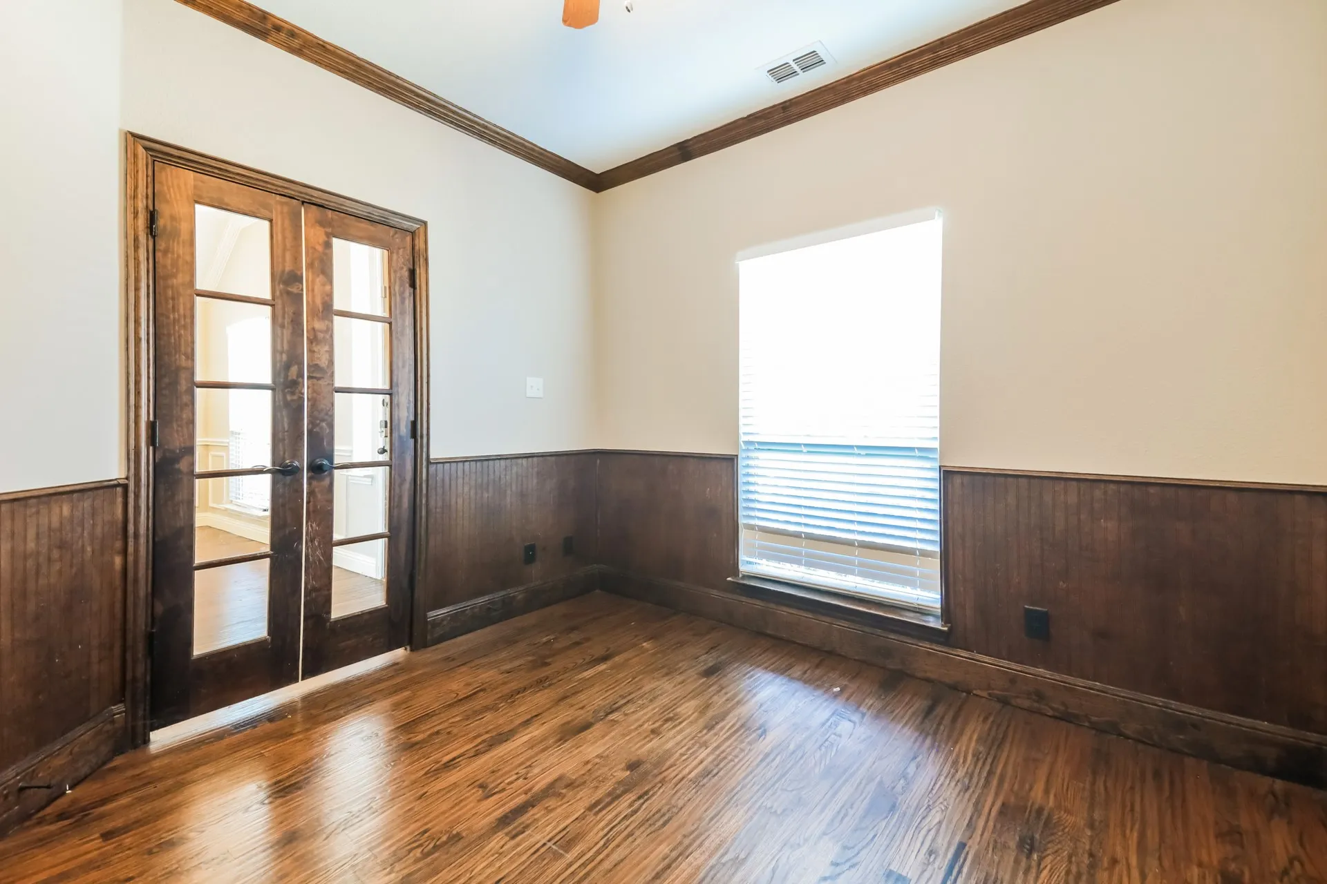Single Family Residence For Sale in Denton County , 13624 Cortes De Pallas Drive, Little Elm, Texas 75068, 5 Bedroom, 3 Bathroom, 2 Garage spaces, 2,806 Sqft, built in 2016, mls#21363209, Real Estate Agent in Little Elm, Homes For Sale in Denton county, Homes For Sale in Little Elm, Realtor in Little Elm Texas, Real Estate Brokerage Independent Realty Texas, Luminita Cordes Realtor