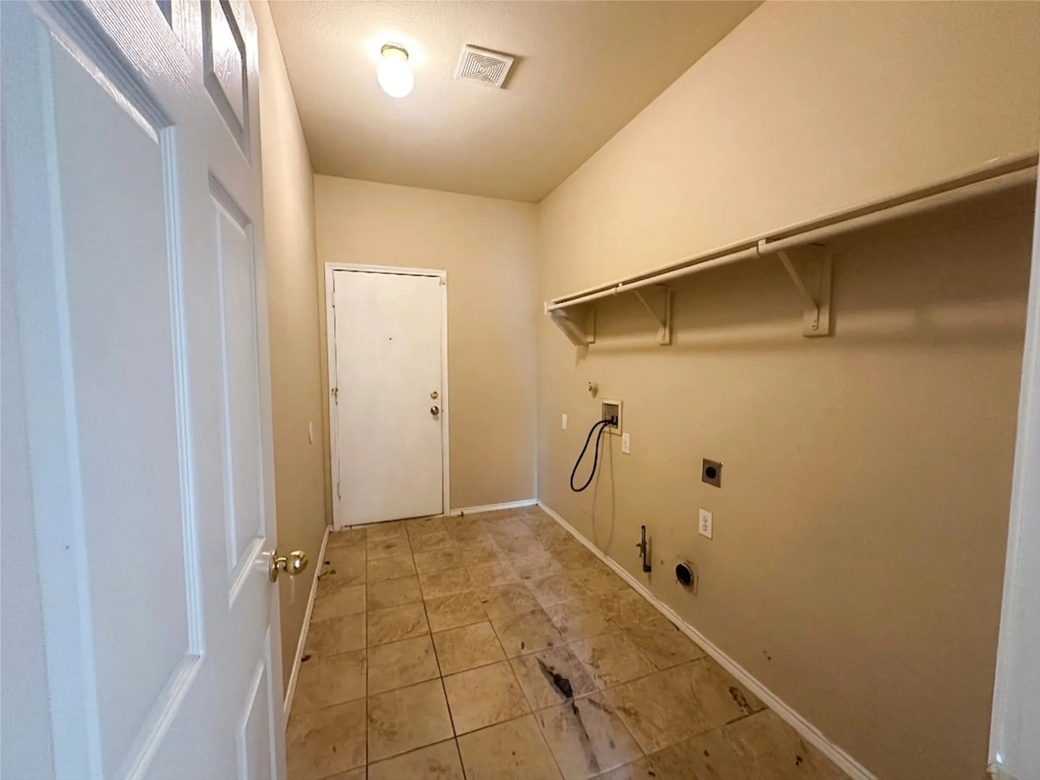 Single Family Residence For Sale in Tarrant County , 13 Monticello Court, Mansfield, Texas 76063, 5 Bedroom, 4 Bathroom, 2 Garage spaces, 4,581 Sqft, built in 2002, mls#21366454, Real Estate Agent in Mansfield, Homes For Sale in Tarrant county, Homes For Sale in Mansfield, Realtor in Mansfield Texas, Real Estate Brokerage Independent Realty Texas, Luminita Cordes Realtor