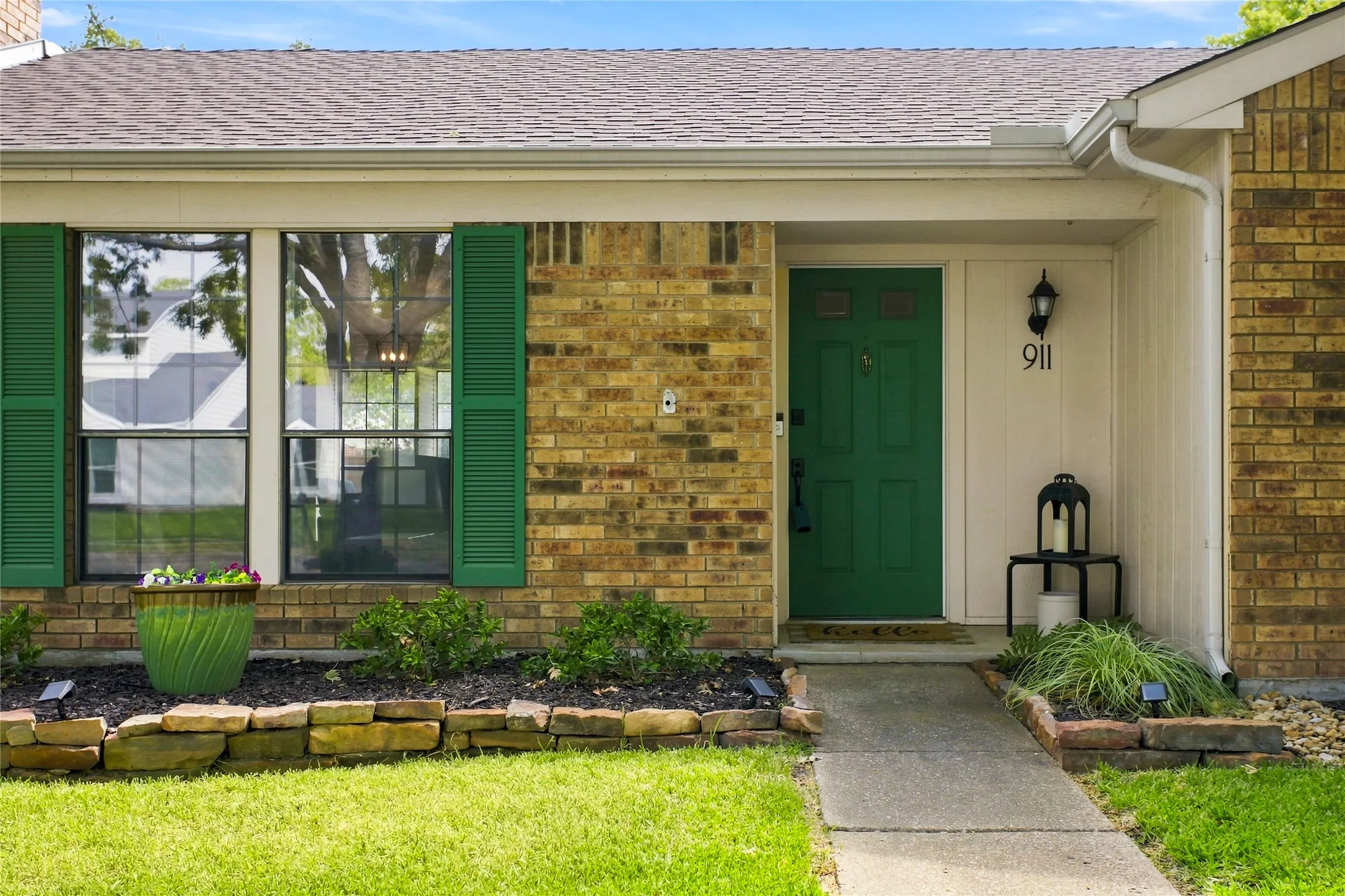 Single Family Residence For Sale in Dallas County , 911 Rolling Brook Lane, Coppell, Texas 75019, 3 Bedroom, 2 Bathroom, 2 Garage spaces, 1,347 Sqft, built in 1983, mls#21355916, Real Estate Agent in Coppell, Homes For Sale in Dallas county, Homes For Sale in Coppell, Realtor in Coppell Texas, Real Estate Brokerage Independent Realty Texas, Luminita Cordes Realtor