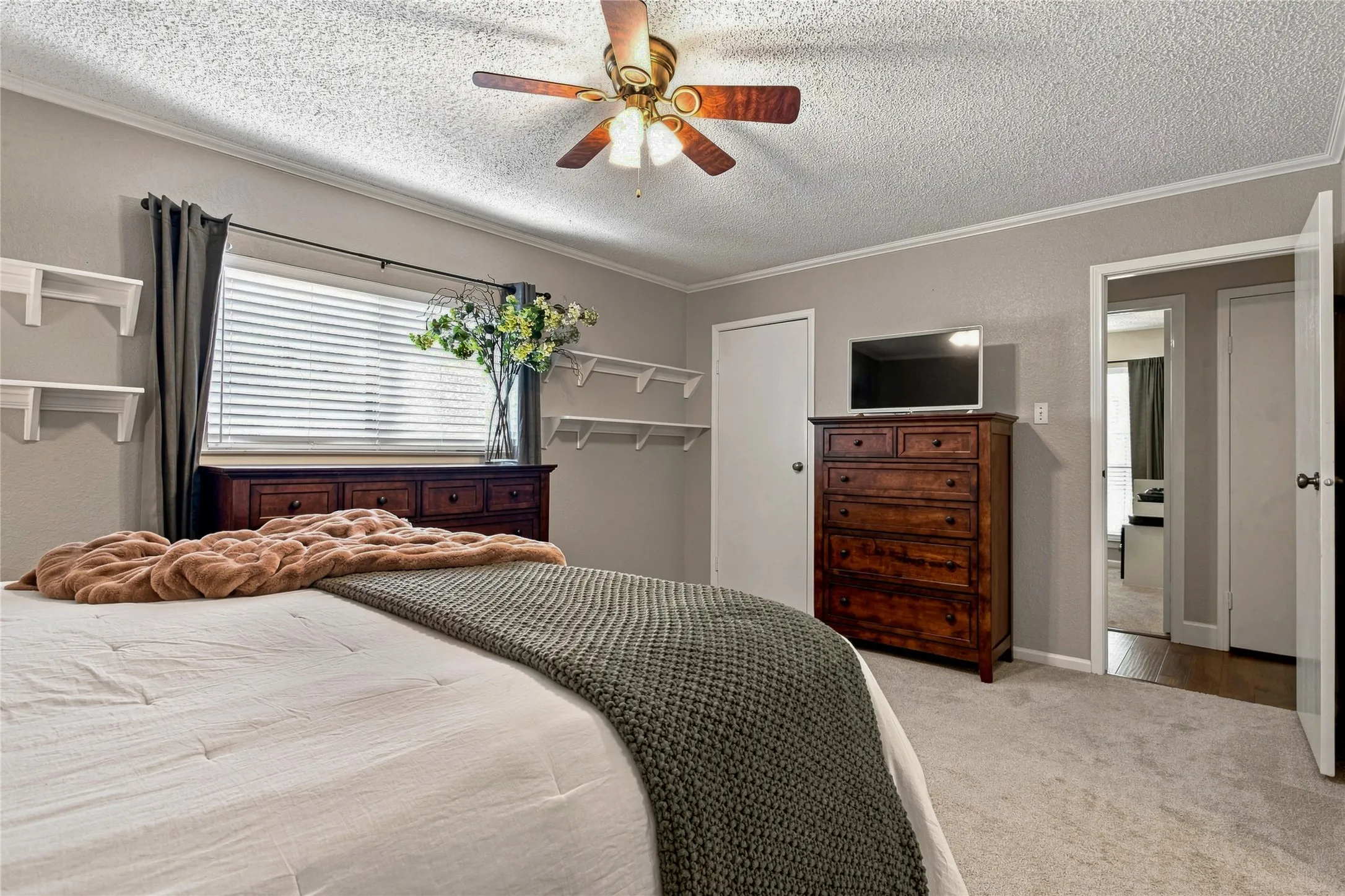 Single Family Residence For Sale in Dallas County , 911 Rolling Brook Lane, Coppell, Texas 75019, 3 Bedroom, 2 Bathroom, 2 Garage spaces, 1,347 Sqft, built in 1983, mls#21355916, Real Estate Agent in Coppell, Homes For Sale in Dallas county, Homes For Sale in Coppell, Realtor in Coppell Texas, Real Estate Brokerage Independent Realty Texas, Luminita Cordes Realtor