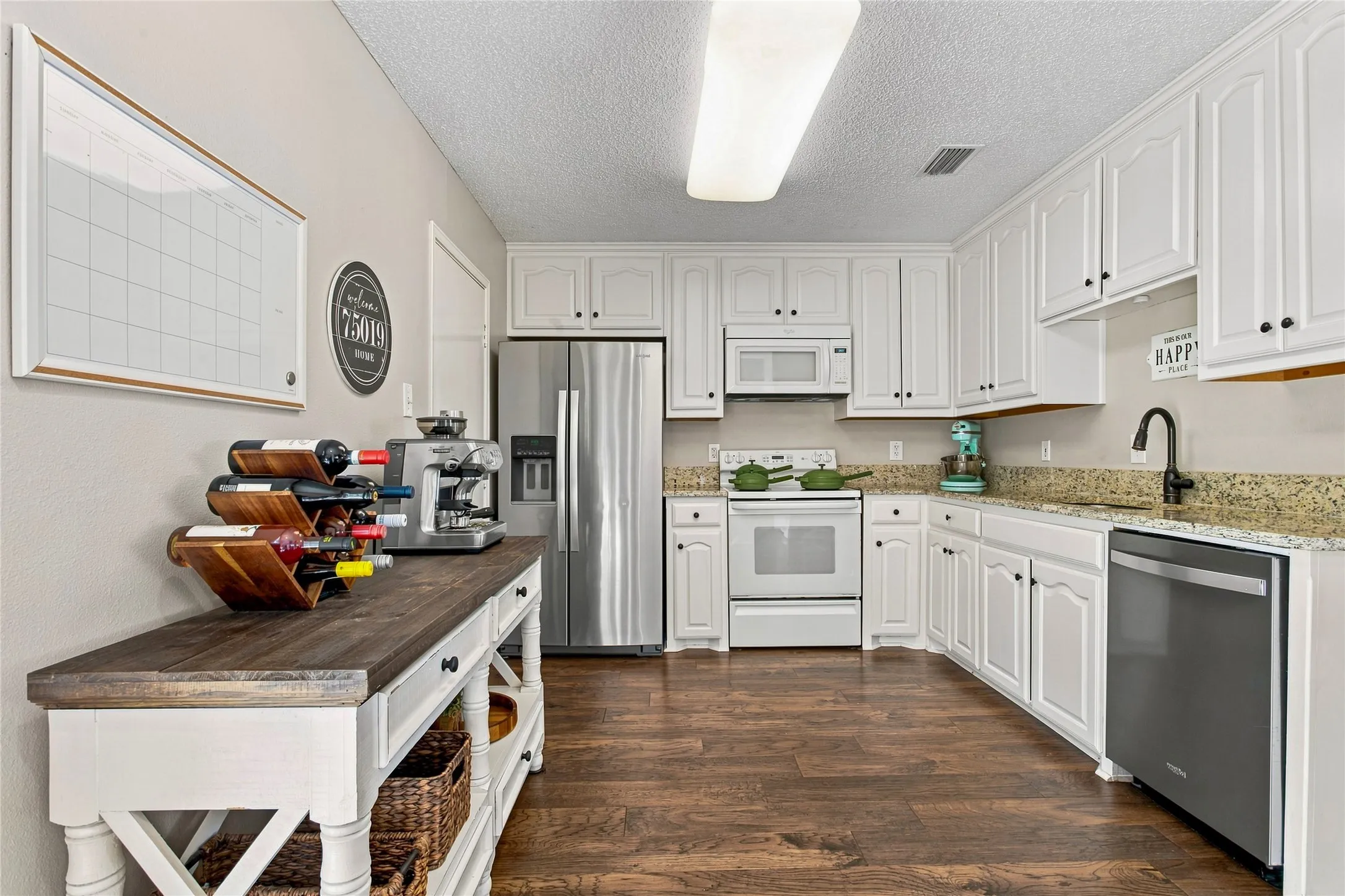 Single Family Residence For Sale in Dallas County , 911 Rolling Brook Lane, Coppell, Texas 75019, 3 Bedroom, 2 Bathroom, 2 Garage spaces, 1,347 Sqft, built in 1983, mls#21355916, Real Estate Agent in Coppell, Homes For Sale in Dallas county, Homes For Sale in Coppell, Realtor in Coppell Texas, Real Estate Brokerage Independent Realty Texas, Luminita Cordes Realtor