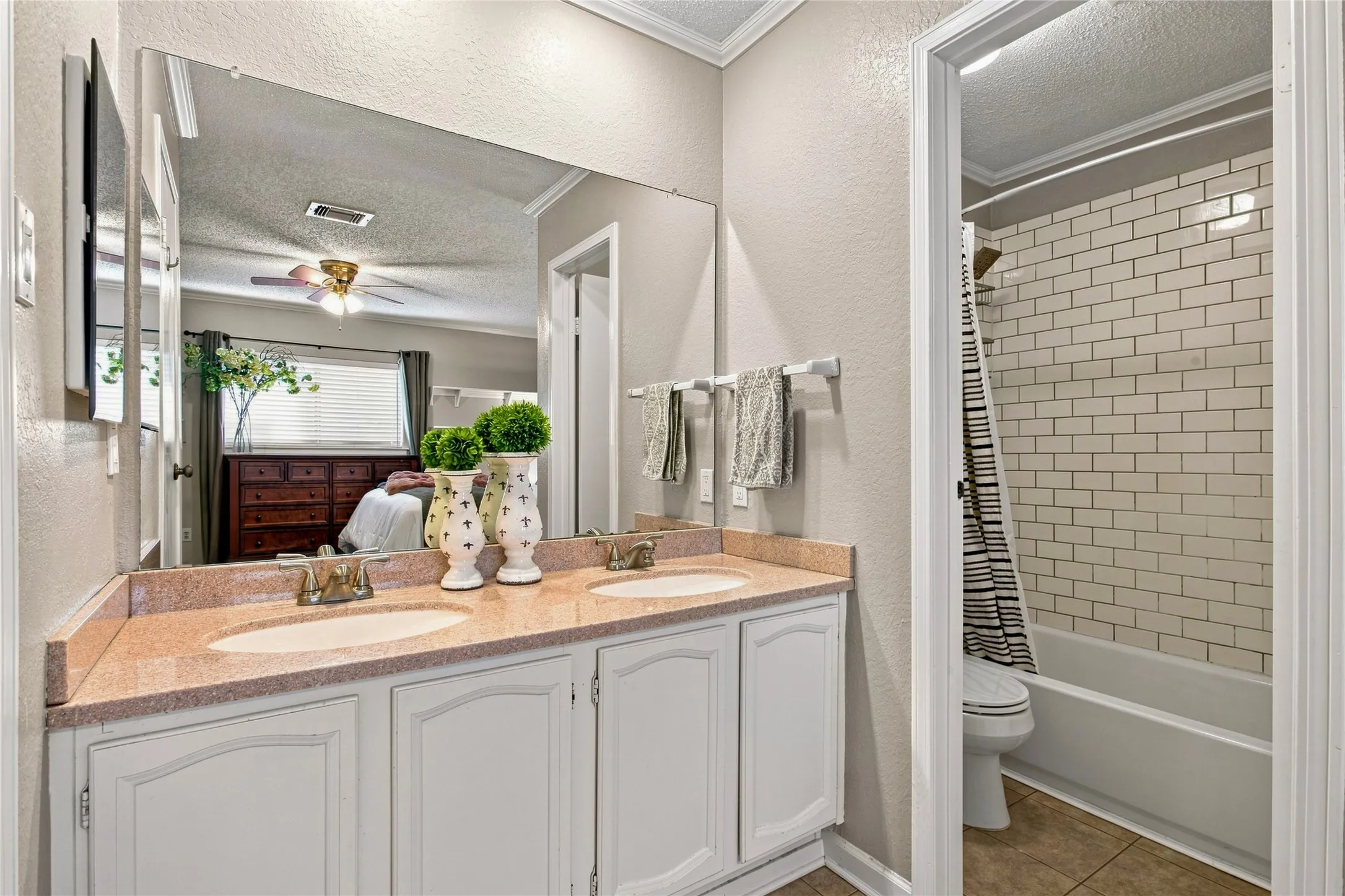 Single Family Residence For Sale in Dallas County , 911 Rolling Brook Lane, Coppell, Texas 75019, 3 Bedroom, 2 Bathroom, 2 Garage spaces, 1,347 Sqft, built in 1983, mls#21355916, Real Estate Agent in Coppell, Homes For Sale in Dallas county, Homes For Sale in Coppell, Realtor in Coppell Texas, Real Estate Brokerage Independent Realty Texas, Luminita Cordes Realtor