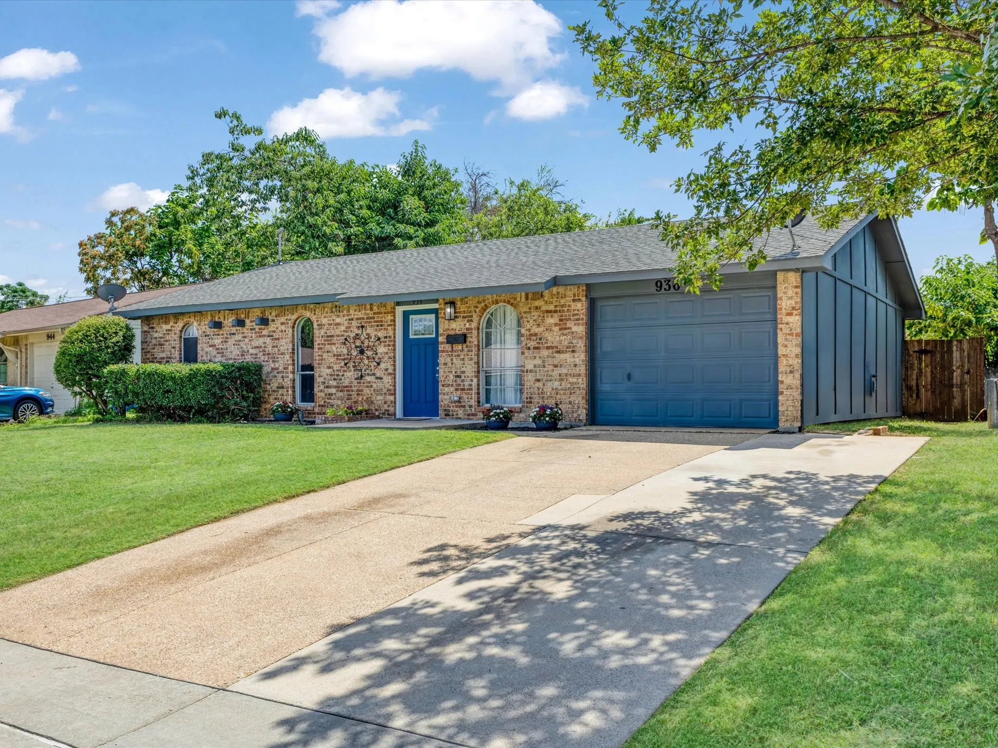 Single Family Residence For Sale in Denton County , 936 Elmwood Drive, Lewisville, Texas 75067, 3 Bedroom, 2 Bathroom, 1 Garage spaces, 1,279 Sqft, built in 1970, mls#21366107, Real Estate Agent in Lewisville, Homes For Sale in Denton county, Homes For Sale in Lewisville, Realtor in Lewisville Texas, Real Estate Brokerage Independent Realty Texas, Luminita Cordes Realtor