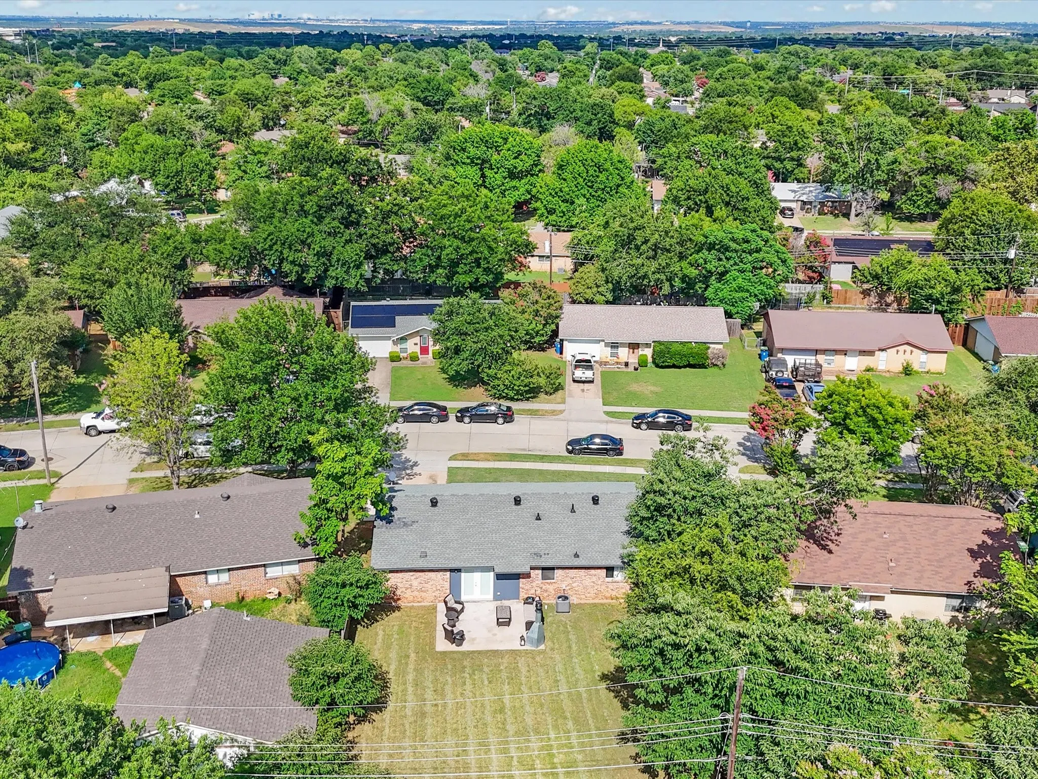 Single Family Residence For Sale in Denton County , 936 Elmwood Drive, Lewisville, Texas 75067, 3 Bedroom, 2 Bathroom, 1 Garage spaces, 1,279 Sqft, built in 1970, mls#21366107, Real Estate Agent in Lewisville, Homes For Sale in Denton county, Homes For Sale in Lewisville, Realtor in Lewisville Texas, Real Estate Brokerage Independent Realty Texas, Luminita Cordes Realtor