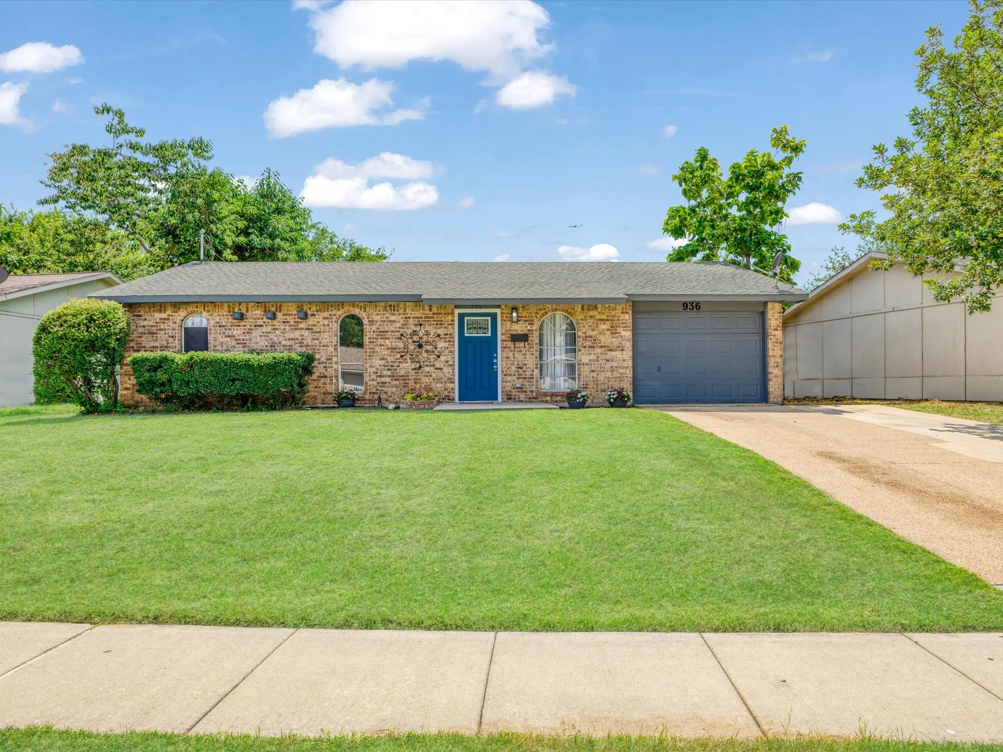 Single Family Residence For Sale in Denton County , 936 Elmwood Drive, Lewisville, Texas 75067, 3 Bedroom, 2 Bathroom, 1 Garage spaces, 1,279 Sqft, built in 1970, mls#21366107, Real Estate Agent in Lewisville, Homes For Sale in Denton county, Homes For Sale in Lewisville, Realtor in Lewisville Texas, Real Estate Brokerage Independent Realty Texas, Luminita Cordes Realtor