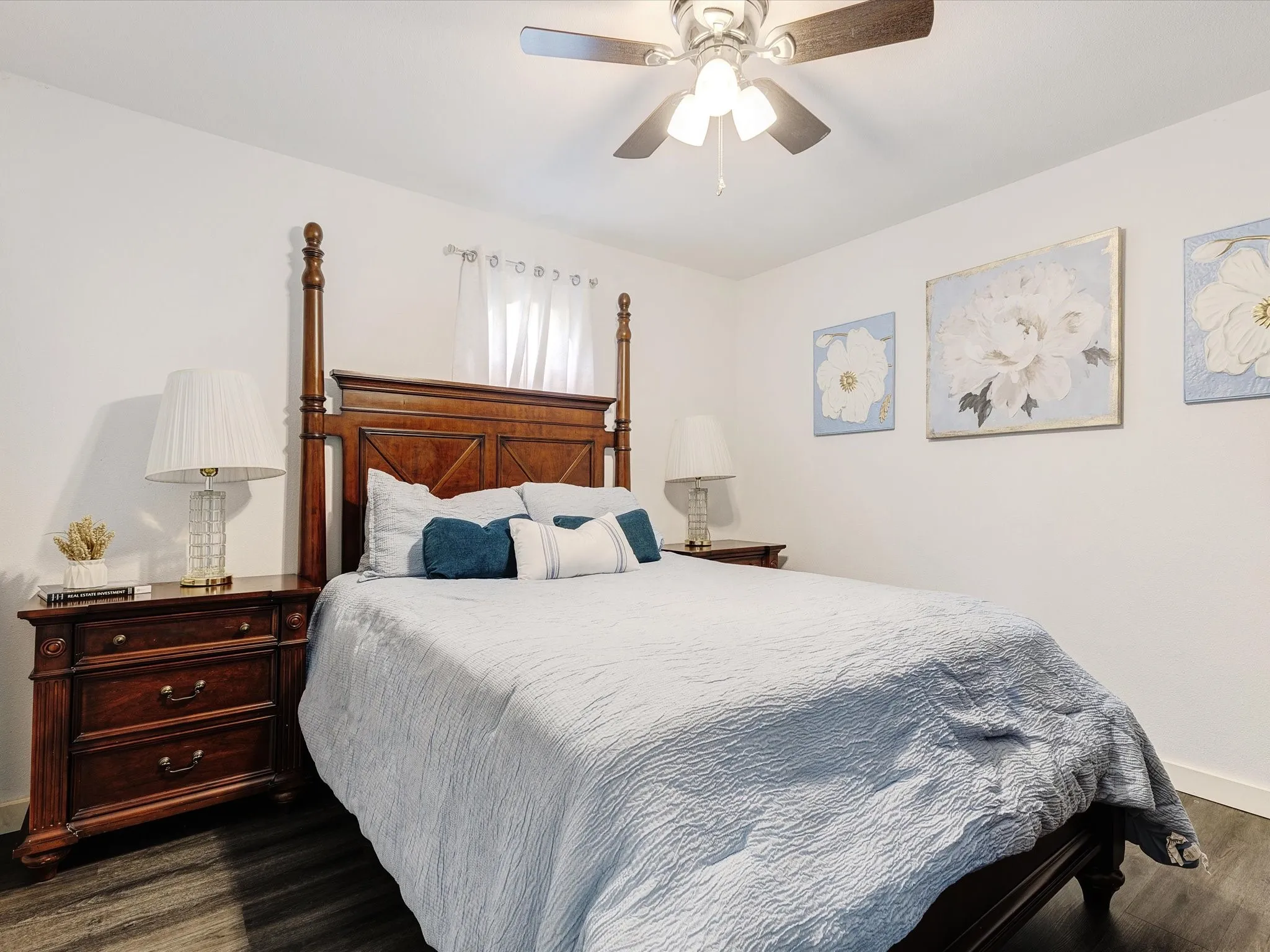 Single Family Residence For Sale in Denton County , 936 Elmwood Drive, Lewisville, Texas 75067, 3 Bedroom, 2 Bathroom, 1 Garage spaces, 1,279 Sqft, built in 1970, mls#21366107, Real Estate Agent in Lewisville, Homes For Sale in Denton county, Homes For Sale in Lewisville, Realtor in Lewisville Texas, Real Estate Brokerage Independent Realty Texas, Luminita Cordes Realtor