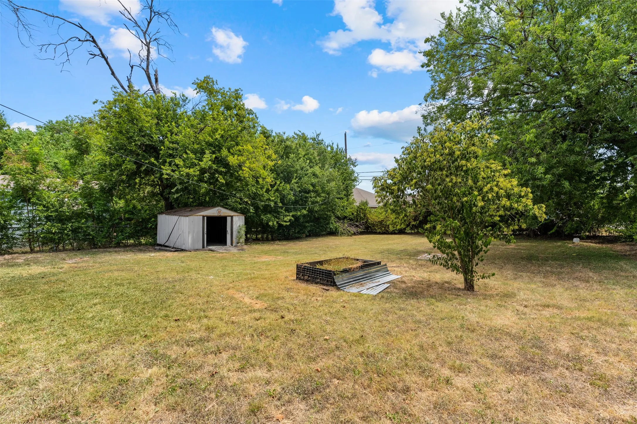 Single Family Residence For Sale in Mc Lennan County , 3224 Daughtrey Avenue, Waco, Texas 76711, 2 Bedroom, 1 Bathroom, Garage spaces, 776 Sqft, built in 1952, mls#21364267, Real Estate Agent in Waco, Homes For Sale in Mc Lennan county, Homes For Sale in Waco, Realtor in Waco Texas, Real Estate Brokerage Independent Realty Texas, Luminita Cordes Realtor
