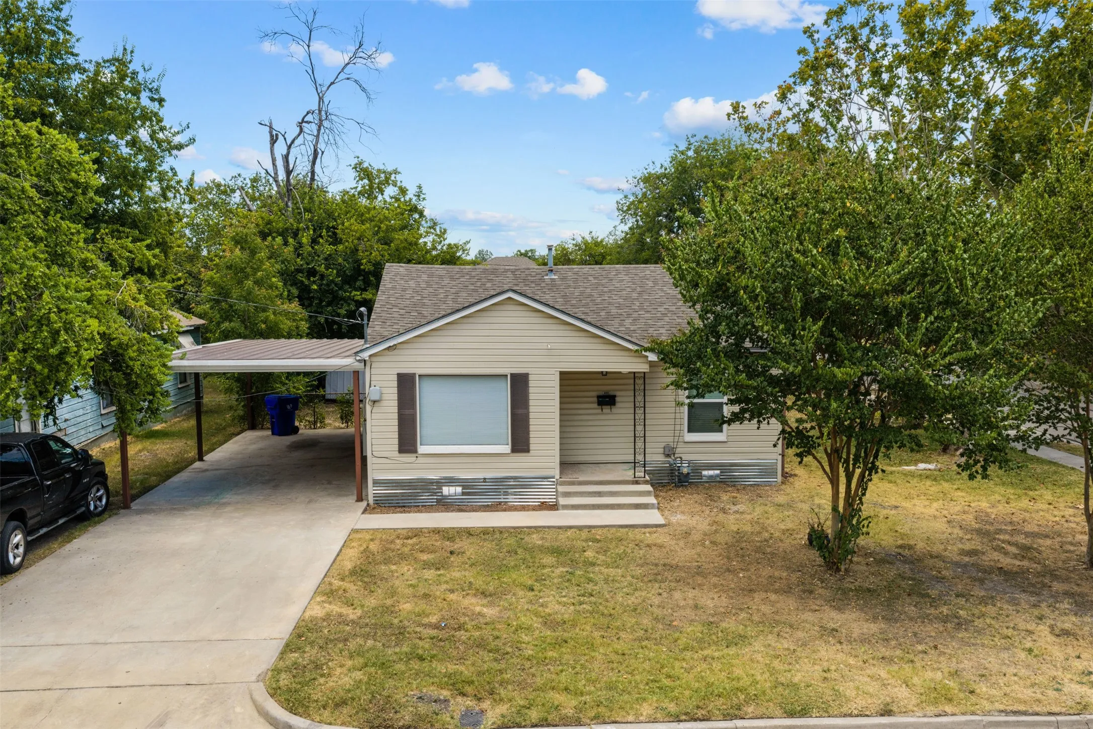 Single Family Residence For Sale in Mc Lennan County , 3224 Daughtrey Avenue, Waco, Texas 76711, 2 Bedroom, 1 Bathroom, Garage spaces, 776 Sqft, built in 1952, mls#21364267, Real Estate Agent in Waco, Homes For Sale in Mc Lennan county, Homes For Sale in Waco, Realtor in Waco Texas, Real Estate Brokerage Independent Realty Texas, Luminita Cordes Realtor