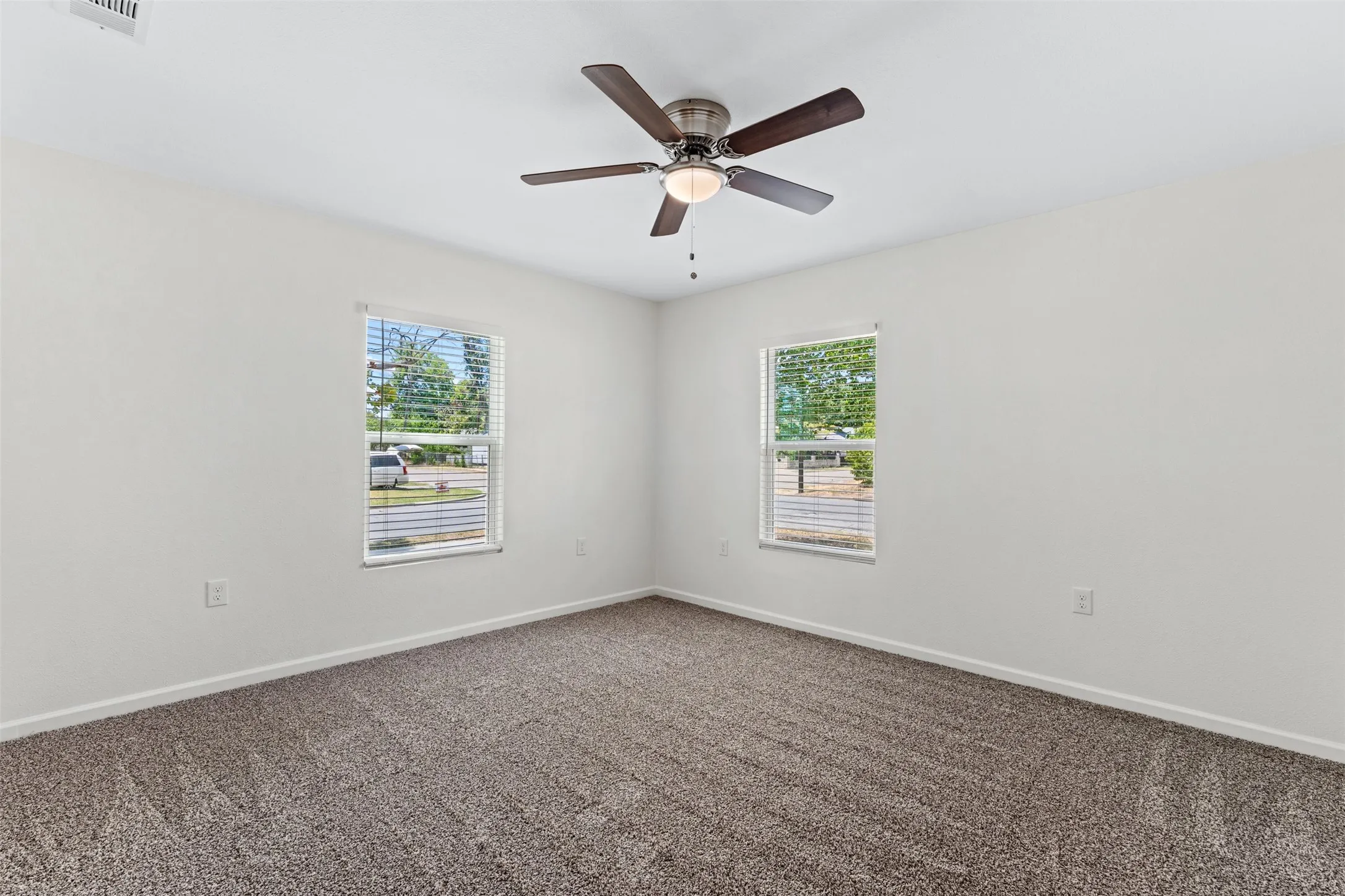Single Family Residence For Sale in Mc Lennan County , 3224 Daughtrey Avenue, Waco, Texas 76711, 2 Bedroom, 1 Bathroom, Garage spaces, 776 Sqft, built in 1952, mls#21364267, Real Estate Agent in Waco, Homes For Sale in Mc Lennan county, Homes For Sale in Waco, Realtor in Waco Texas, Real Estate Brokerage Independent Realty Texas, Luminita Cordes Realtor