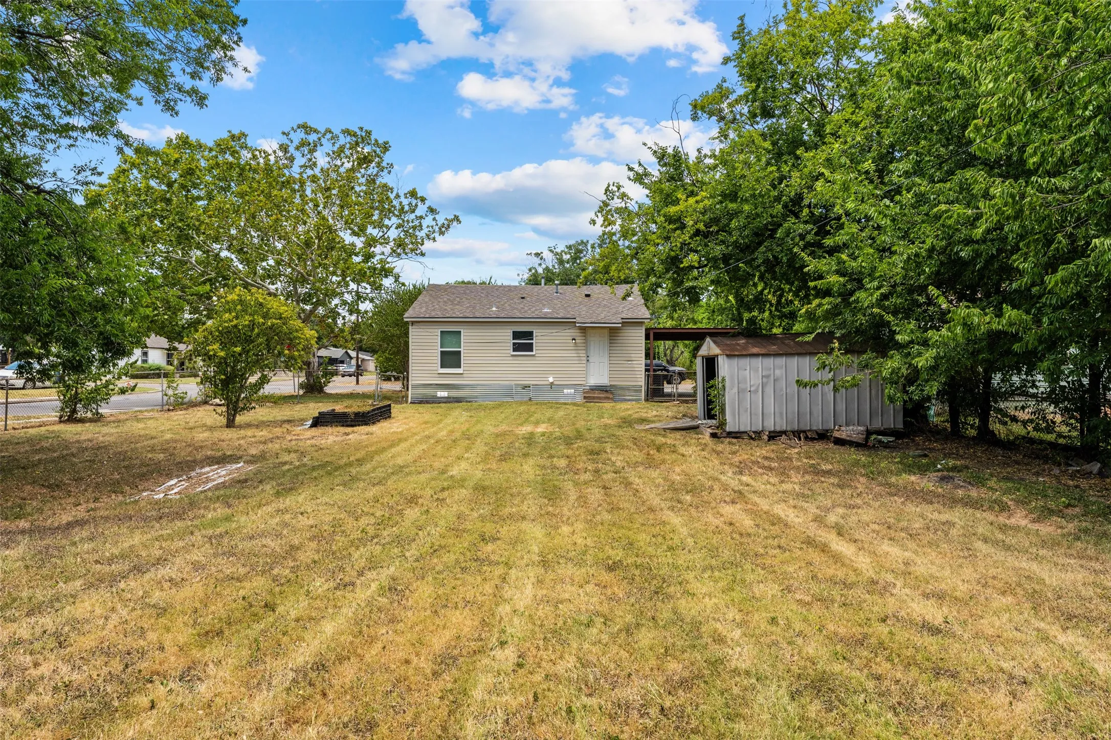 Single Family Residence For Sale in Mc Lennan County , 3224 Daughtrey Avenue, Waco, Texas 76711, 2 Bedroom, 1 Bathroom, Garage spaces, 776 Sqft, built in 1952, mls#21364267, Real Estate Agent in Waco, Homes For Sale in Mc Lennan county, Homes For Sale in Waco, Realtor in Waco Texas, Real Estate Brokerage Independent Realty Texas, Luminita Cordes Realtor