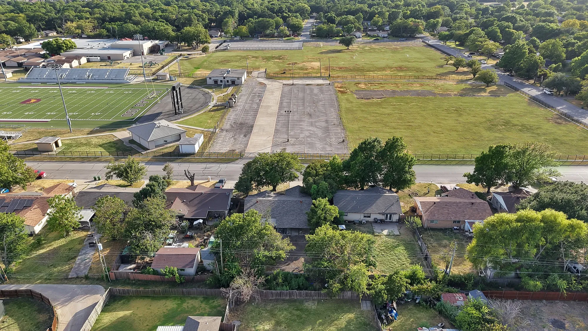 Single Family Residence For Sale in Dallas County , 1012 Catherine Lane, Seagoville, Texas 75159, 4 Bedroom, 2 Bathroom, Garage spaces, 1,222 Sqft, built in 1972, mls#21365004, Real Estate Agent in Seagoville, Homes For Sale in Dallas county, Homes For Sale in Seagoville, Realtor in Seagoville Texas, Real Estate Brokerage Independent Realty Texas, Luminita Cordes Realtor