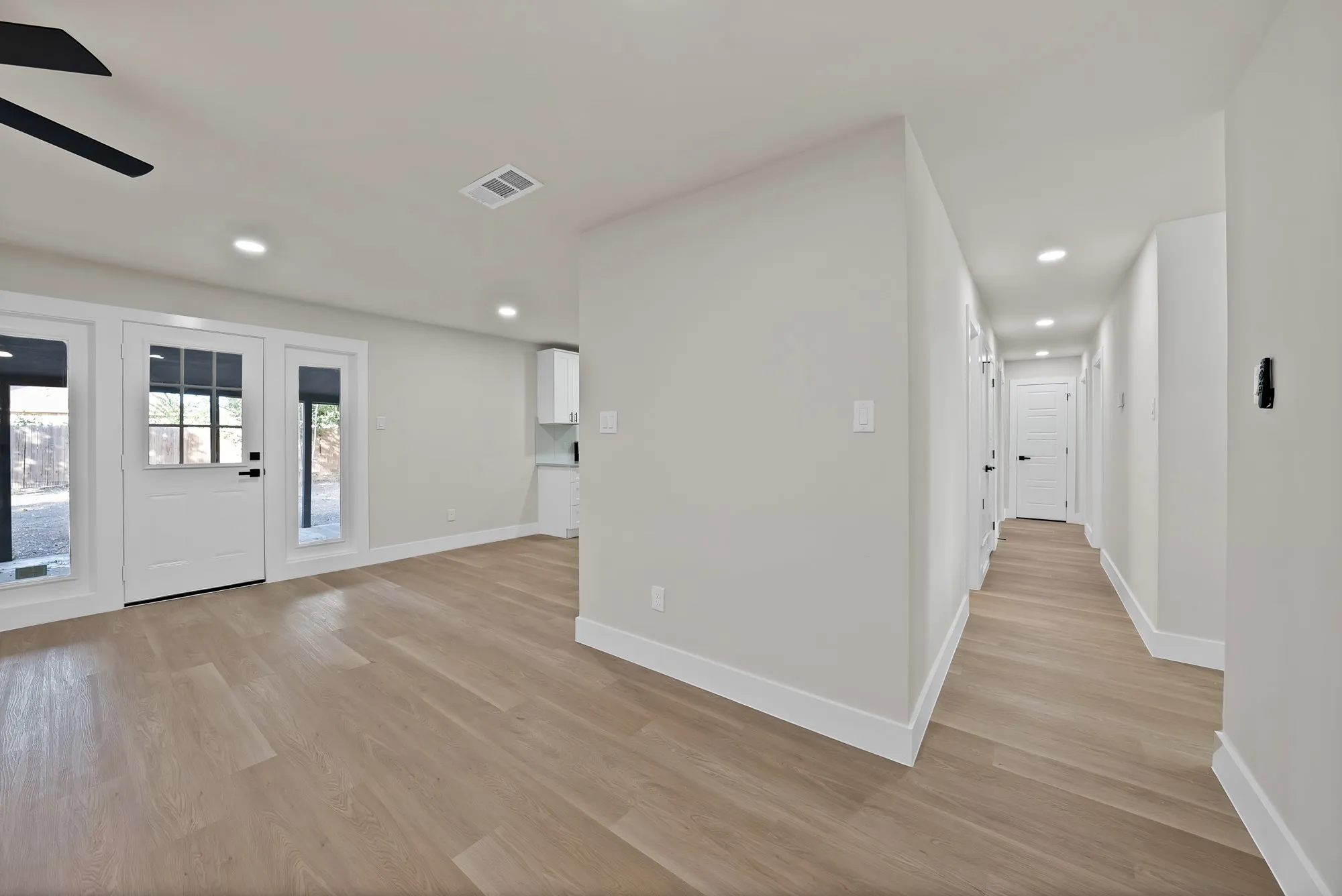Single Family Residence For Sale in Dallas County , 1012 Catherine Lane, Seagoville, Texas 75159, 4 Bedroom, 2 Bathroom, Garage spaces, 1,222 Sqft, built in 1972, mls#21365004, Real Estate Agent in Seagoville, Homes For Sale in Dallas county, Homes For Sale in Seagoville, Realtor in Seagoville Texas, Real Estate Brokerage Independent Realty Texas, Luminita Cordes Realtor