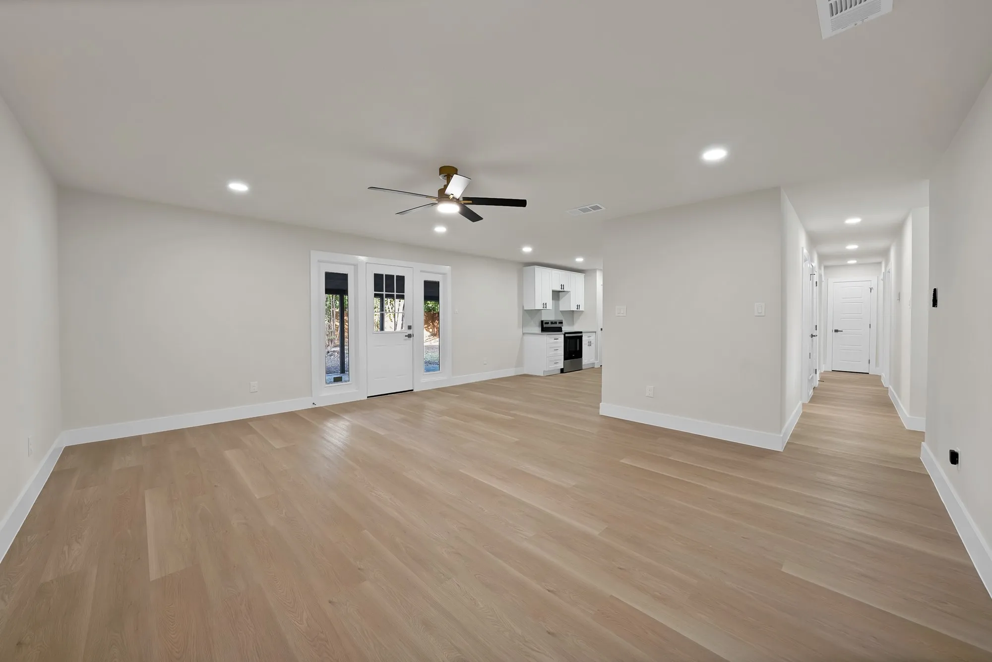 Single Family Residence For Sale in Dallas County , 1012 Catherine Lane, Seagoville, Texas 75159, 4 Bedroom, 2 Bathroom, Garage spaces, 1,222 Sqft, built in 1972, mls#21365004, Real Estate Agent in Seagoville, Homes For Sale in Dallas county, Homes For Sale in Seagoville, Realtor in Seagoville Texas, Real Estate Brokerage Independent Realty Texas, Luminita Cordes Realtor