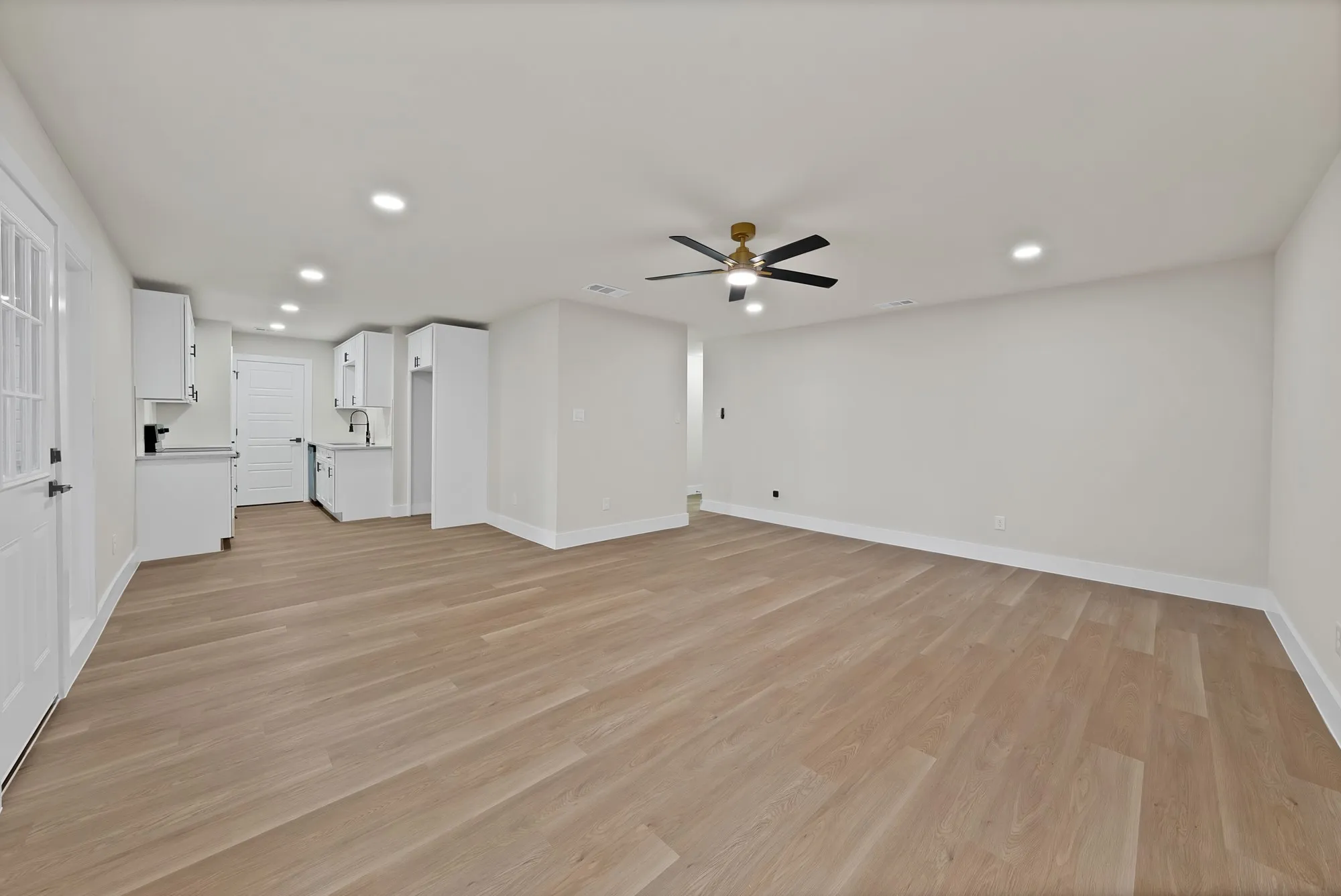 Single Family Residence For Sale in Dallas County , 1012 Catherine Lane, Seagoville, Texas 75159, 4 Bedroom, 2 Bathroom, Garage spaces, 1,222 Sqft, built in 1972, mls#21365004, Real Estate Agent in Seagoville, Homes For Sale in Dallas county, Homes For Sale in Seagoville, Realtor in Seagoville Texas, Real Estate Brokerage Independent Realty Texas, Luminita Cordes Realtor