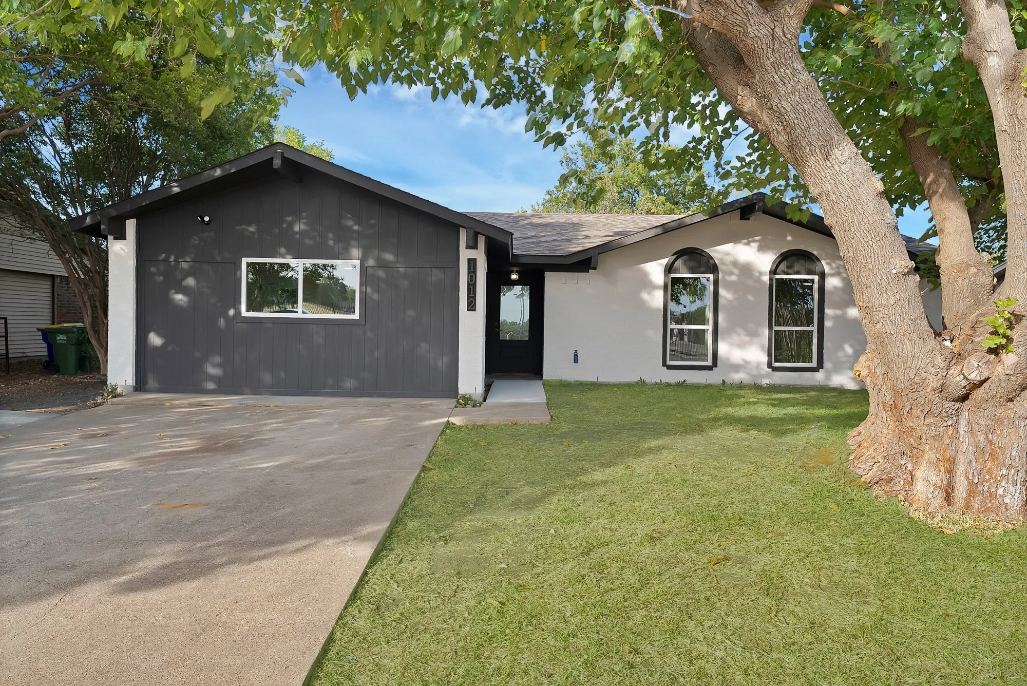 Single Family Residence For Sale in Dallas County , 1012 Catherine Lane, Seagoville, Texas 75159, 4 Bedroom, 2 Bathroom, Garage spaces, 1,222 Sqft, built in 1972, mls#21365004, Real Estate Agent in Seagoville, Homes For Sale in Dallas county, Homes For Sale in Seagoville, Realtor in Seagoville Texas, Real Estate Brokerage Independent Realty Texas, Luminita Cordes Realtor