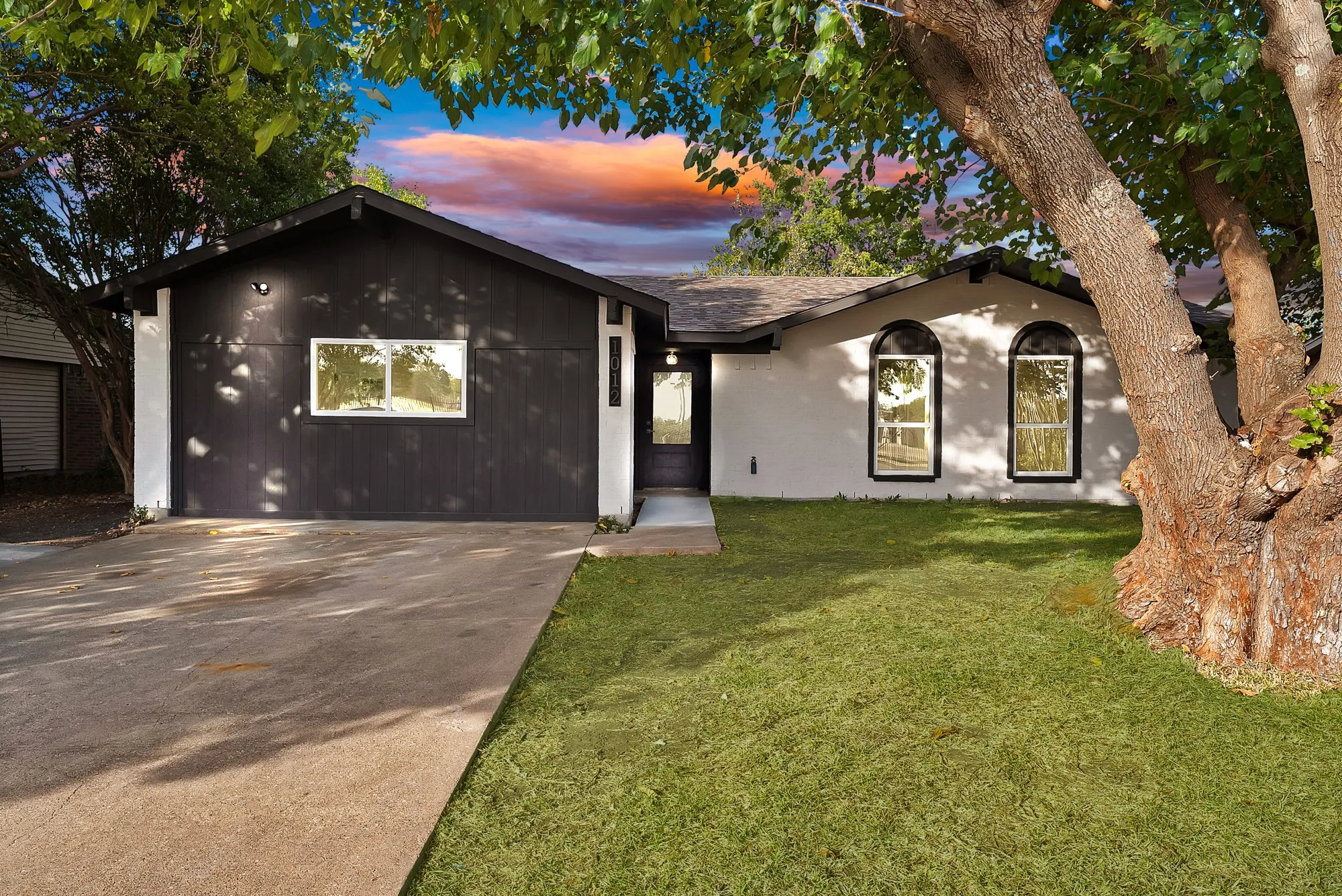 Single Family Residence For Sale in Dallas County , 1012 Catherine Lane, Seagoville, Texas 75159, 4 Bedroom, 2 Bathroom, Garage spaces, 1,222 Sqft, built in 1972, mls#21365004, Real Estate Agent in Seagoville, Homes For Sale in Dallas county, Homes For Sale in Seagoville, Realtor in Seagoville Texas, Real Estate Brokerage Independent Realty Texas, Luminita Cordes Realtor