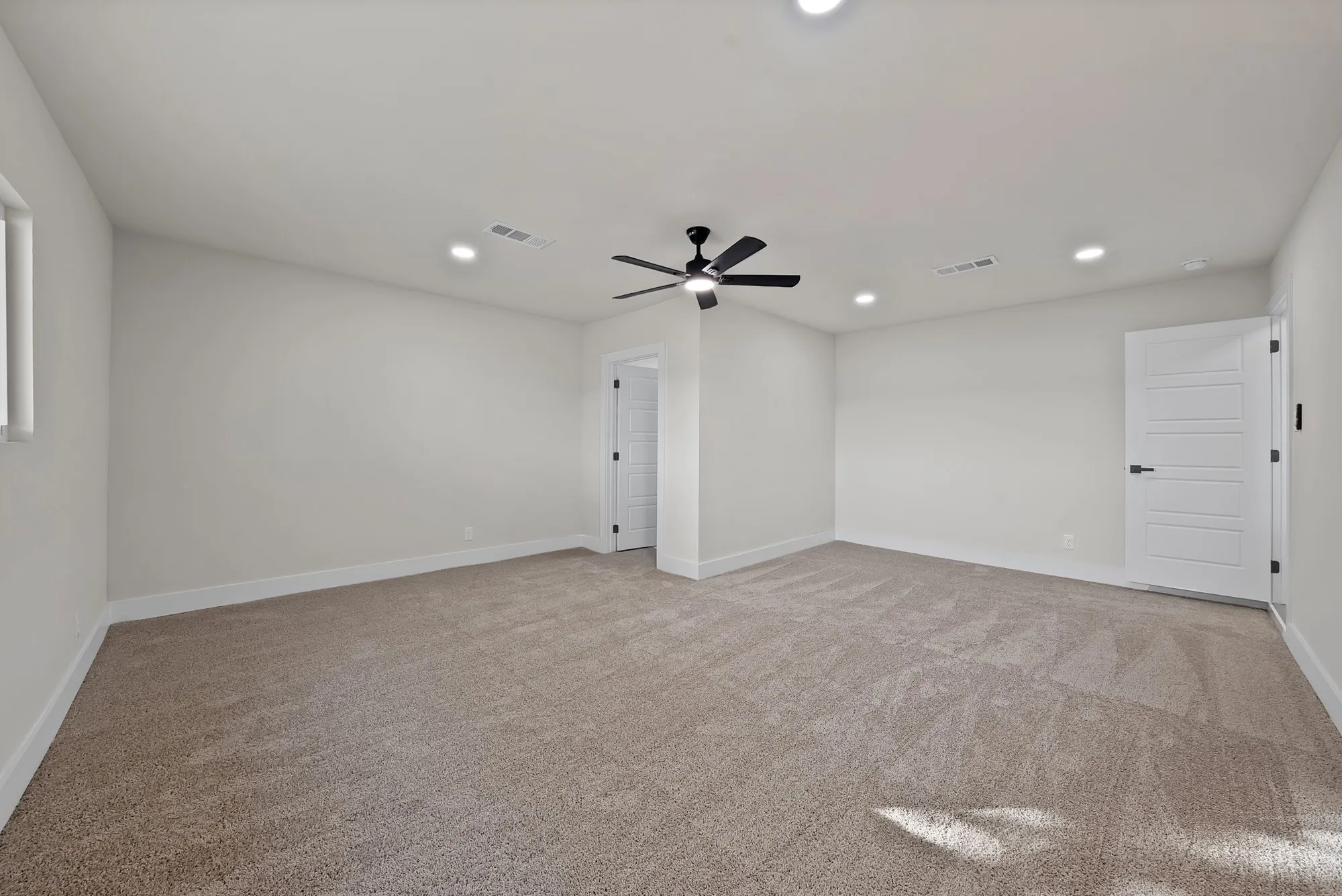 Single Family Residence For Sale in Dallas County , 1012 Catherine Lane, Seagoville, Texas 75159, 4 Bedroom, 2 Bathroom, Garage spaces, 1,222 Sqft, built in 1972, mls#21365004, Real Estate Agent in Seagoville, Homes For Sale in Dallas county, Homes For Sale in Seagoville, Realtor in Seagoville Texas, Real Estate Brokerage Independent Realty Texas, Luminita Cordes Realtor
