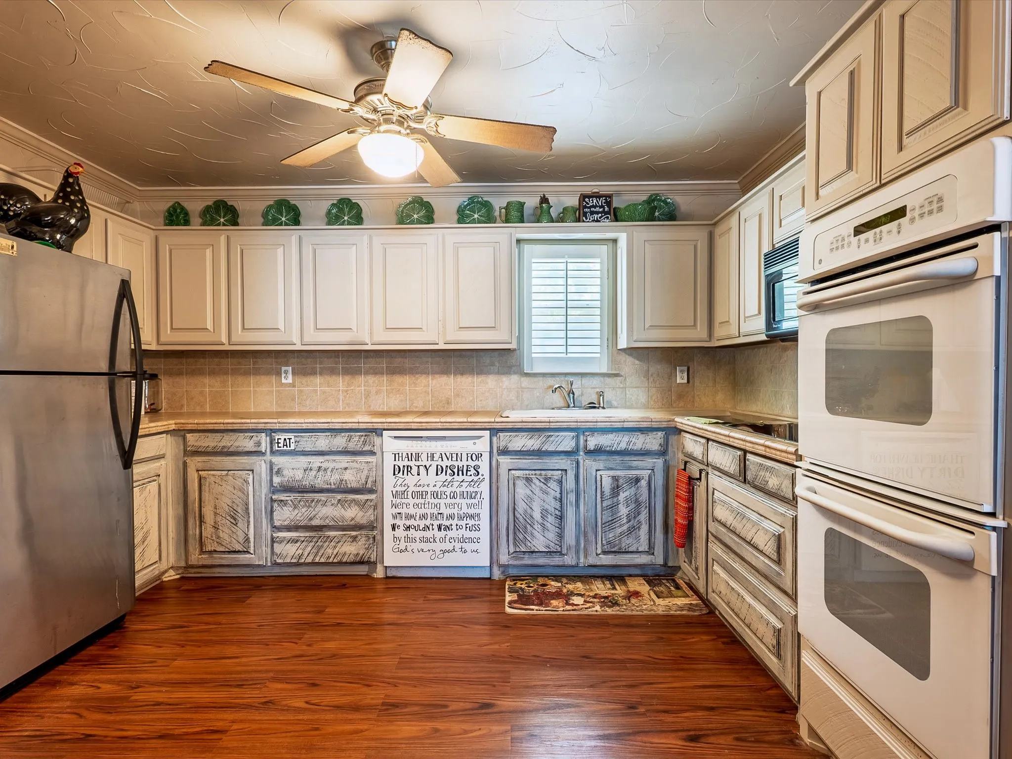 Single Family Residence For Sale in Palo Pinto County , 1637 Cedar Crest Loop, Possum Kingdom Lake, Texas 76449, 3 Bedroom, 3 Bathroom, Garage spaces, 2,134 Sqft, built in 1970, Price $1,200,000, mls#21360444, Real Estate Agent in Possum Kingdom Lake, Homes For Sale in Palo Pinto county, Homes For Sale in Possum Kingdom Lake, Realtor in Possum Kingdom Lake Texas, Real Estate Brokerage Independent Realty Texas, Luminita Cordes Realtor