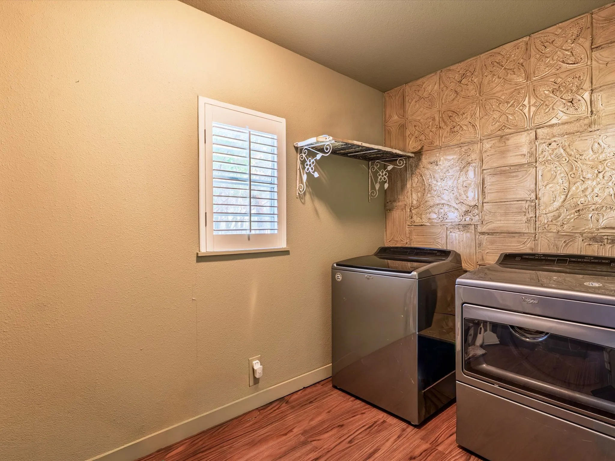 Single Family Residence For Sale in Palo Pinto County , 1637 Cedar Crest Loop, Possum Kingdom Lake, Texas 76449, 3 Bedroom, 3 Bathroom, Garage spaces, 2,134 Sqft, built in 1970, Price $1,200,000, mls#21360444, Real Estate Agent in Possum Kingdom Lake, Homes For Sale in Palo Pinto county, Homes For Sale in Possum Kingdom Lake, Realtor in Possum Kingdom Lake Texas, Real Estate Brokerage Independent Realty Texas, Luminita Cordes Realtor