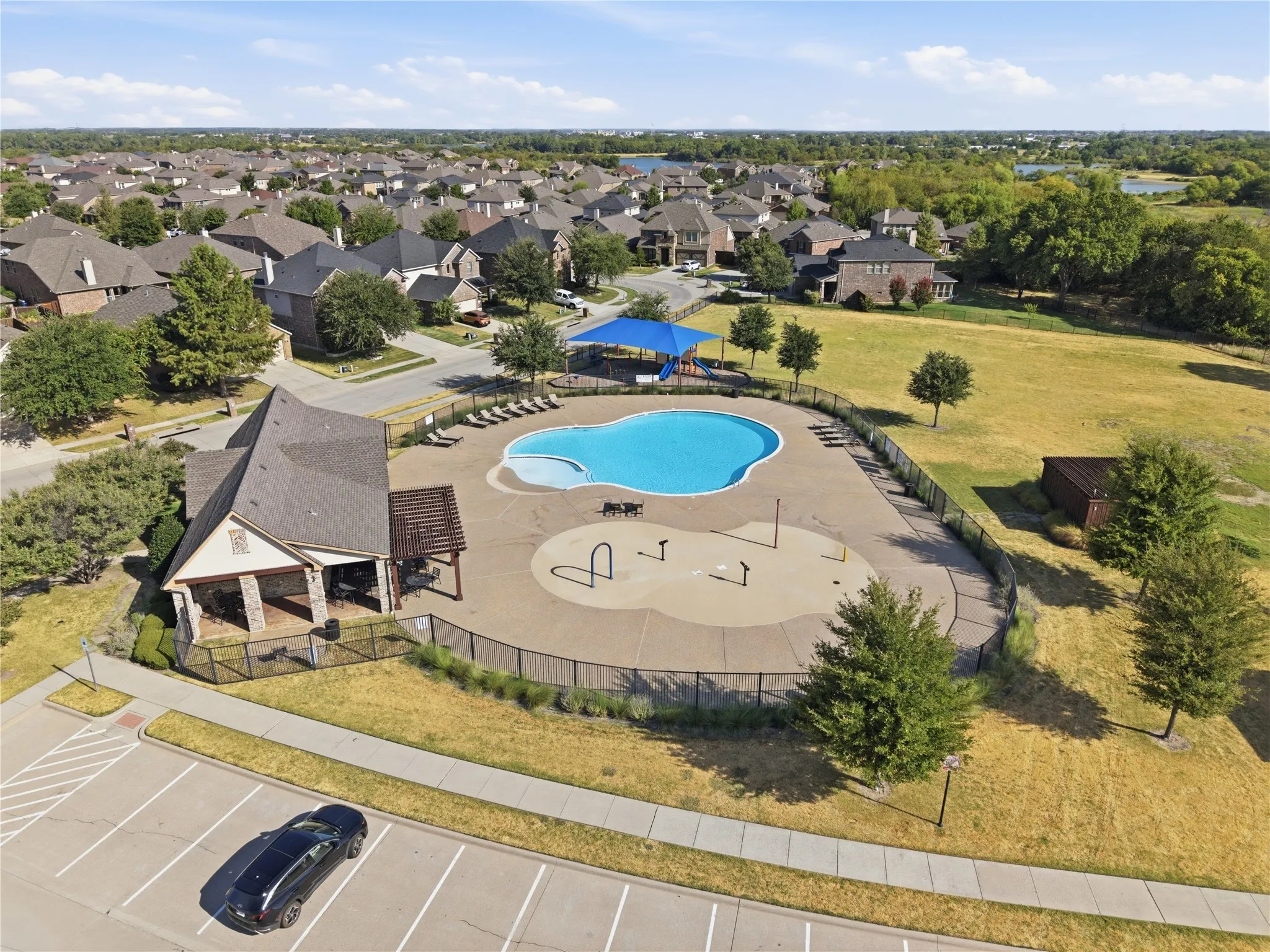 Single Family Residence For Sale in Denton County , 11512 Aquilla Drive, Frisco, Texas 75036, 4 Bedroom, 3 Bathroom, 2 Garage spaces, 2,573 Sqft, built in 2016, mls#21366128, Real Estate Agent in Frisco, Homes For Sale in Denton county, Homes For Sale in Frisco, Realtor in Frisco Texas, Real Estate Brokerage Independent Realty Texas, Luminita Cordes Realtor