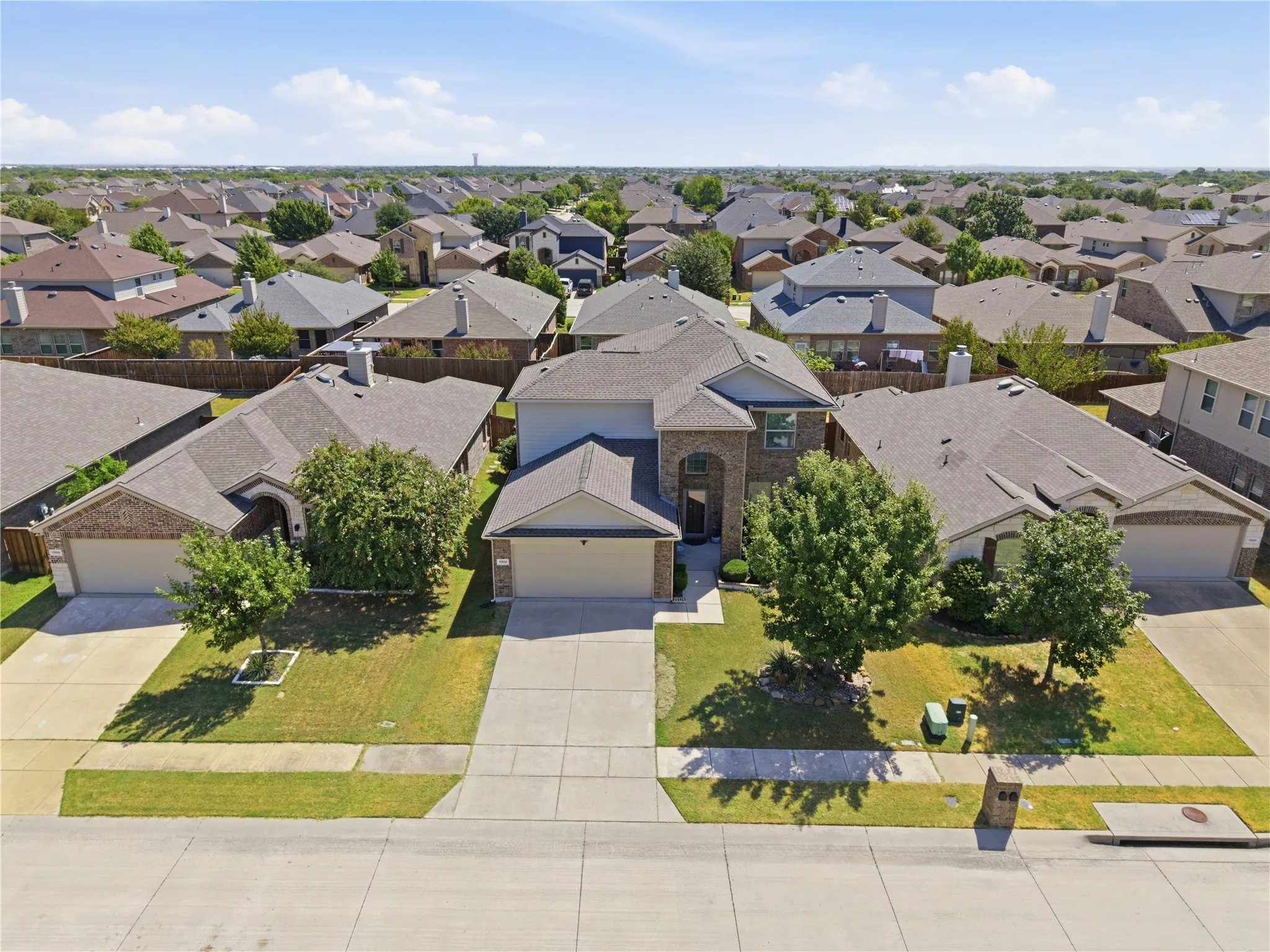 Single Family Residence For Sale in Denton County , 11512 Aquilla Drive, Frisco, Texas 75036, 4 Bedroom, 3 Bathroom, 2 Garage spaces, 2,573 Sqft, built in 2016, mls#21366128, Real Estate Agent in Frisco, Homes For Sale in Denton county, Homes For Sale in Frisco, Realtor in Frisco Texas, Real Estate Brokerage Independent Realty Texas, Luminita Cordes Realtor