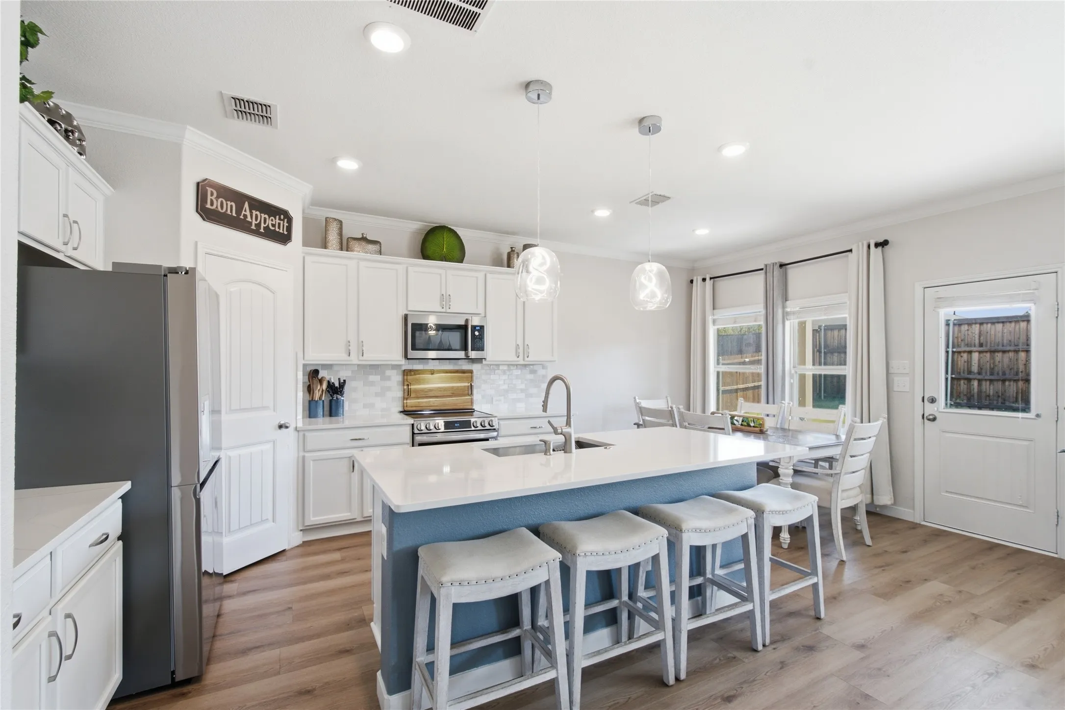 Single Family Residence For Sale in Denton County , 11512 Aquilla Drive, Frisco, Texas 75036, 4 Bedroom, 3 Bathroom, 2 Garage spaces, 2,573 Sqft, built in 2016, mls#21366128, Real Estate Agent in Frisco, Homes For Sale in Denton county, Homes For Sale in Frisco, Realtor in Frisco Texas, Real Estate Brokerage Independent Realty Texas, Luminita Cordes Realtor