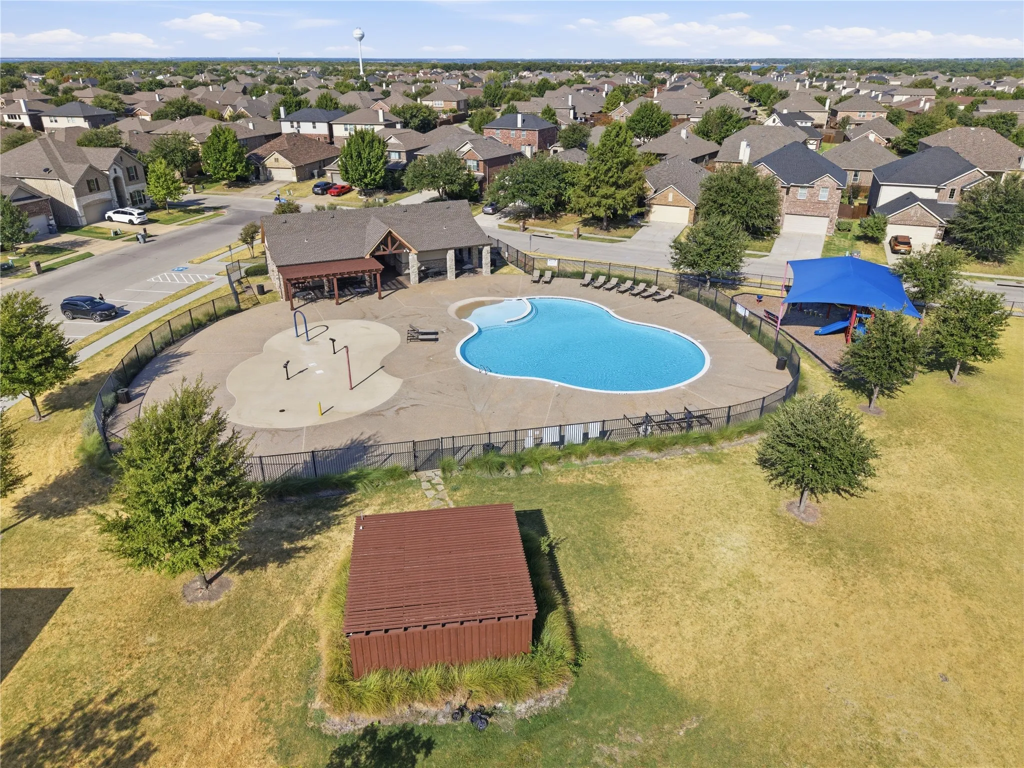 Single Family Residence For Sale in Denton County , 11512 Aquilla Drive, Frisco, Texas 75036, 4 Bedroom, 3 Bathroom, 2 Garage spaces, 2,573 Sqft, built in 2016, mls#21366128, Real Estate Agent in Frisco, Homes For Sale in Denton county, Homes For Sale in Frisco, Realtor in Frisco Texas, Real Estate Brokerage Independent Realty Texas, Luminita Cordes Realtor