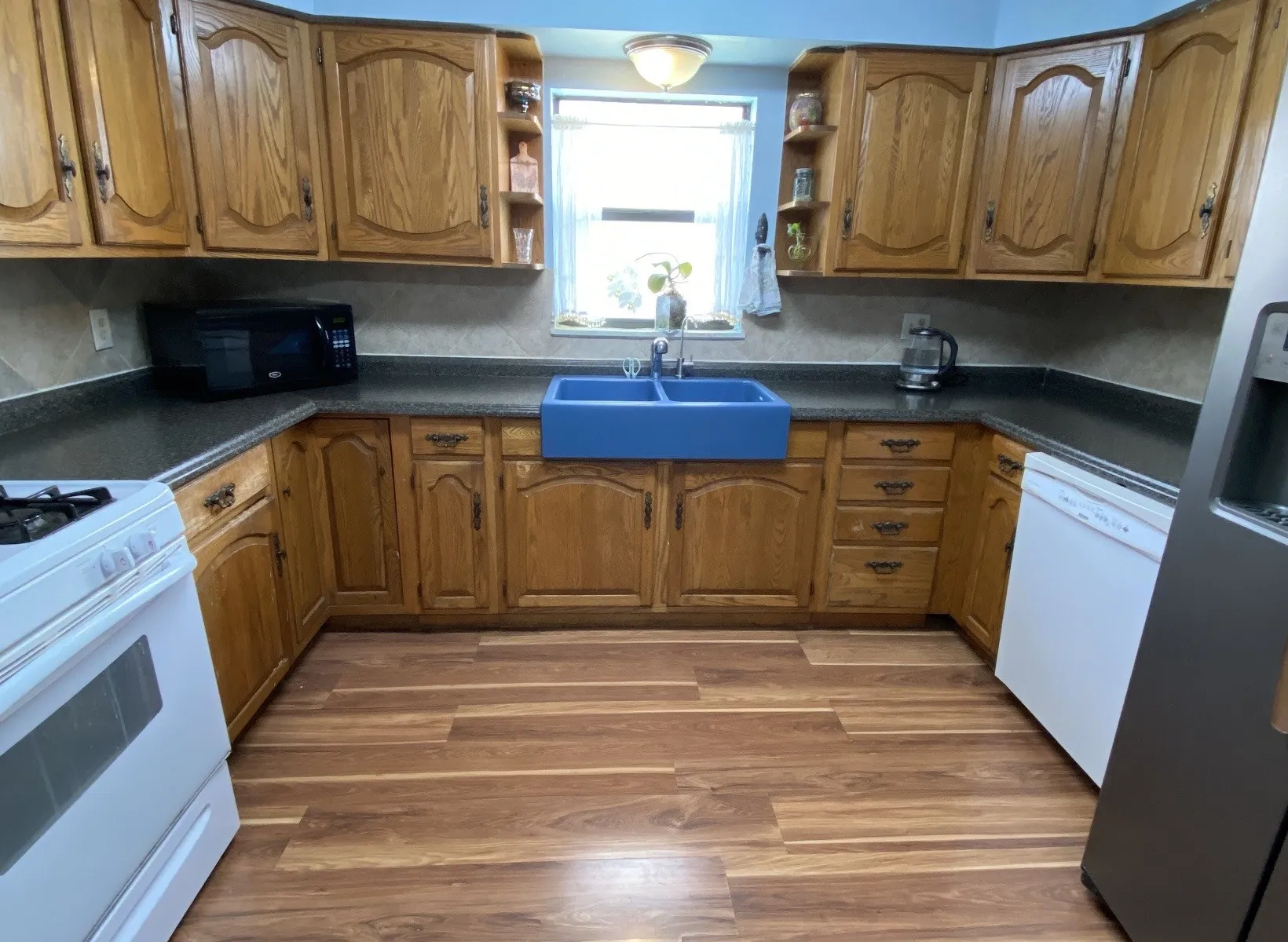 Single Family Residence For Sale in Young County , 106 N Ave. O, Olney, Texas 76374, 3 Bedroom, 2 Bathroom, 1 Garage spaces, 1,550 Sqft, built in 1958, mls#21366616, Real Estate Agent in Olney, Homes For Sale in Young county, Homes For Sale in Olney, Realtor in Olney Texas, Real Estate Brokerage Independent Realty Texas, Luminita Cordes Realtor
