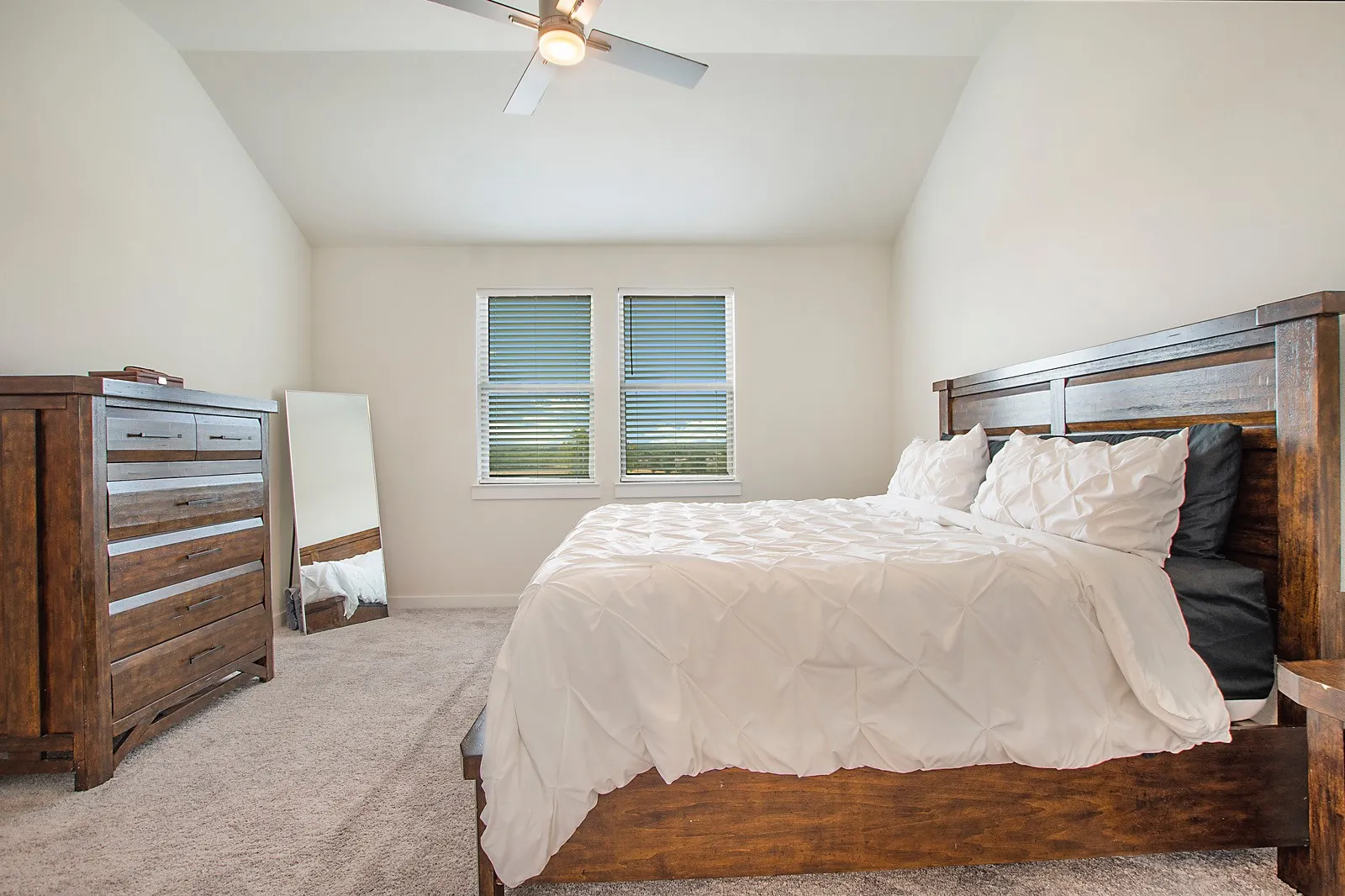 Townhouse For Rent in Tarrant County , 6429 Northern Dancer Drive, North Richland Hills, Texas 76180, 2 Bedroom, 3 Bathroom, 2 Garage spaces, 1,514 Sqft, built in 2021, mls#21366617, Real Estate Agent in North Richland Hills, Homes For Rent in Tarrant county, Homes For Rent in North Richland Hills, Realtor in North Richland Hills Texas, Real Estate Brokerage Independent Realty Texas, Luminita Cordes Realtor