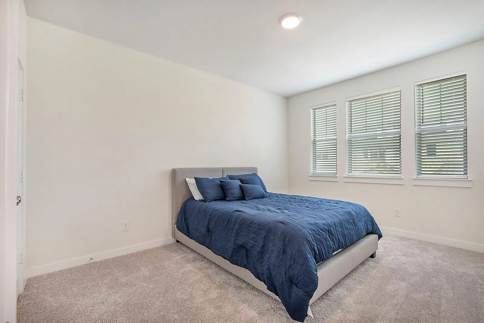Townhouse For Rent in Tarrant County , 6429 Northern Dancer Drive, North Richland Hills, Texas 76180, 2 Bedroom, 3 Bathroom, 2 Garage spaces, 1,514 Sqft, built in 2021, mls#21366617, Real Estate Agent in North Richland Hills, Homes For Rent in Tarrant county, Homes For Rent in North Richland Hills, Realtor in North Richland Hills Texas, Real Estate Brokerage Independent Realty Texas, Luminita Cordes Realtor