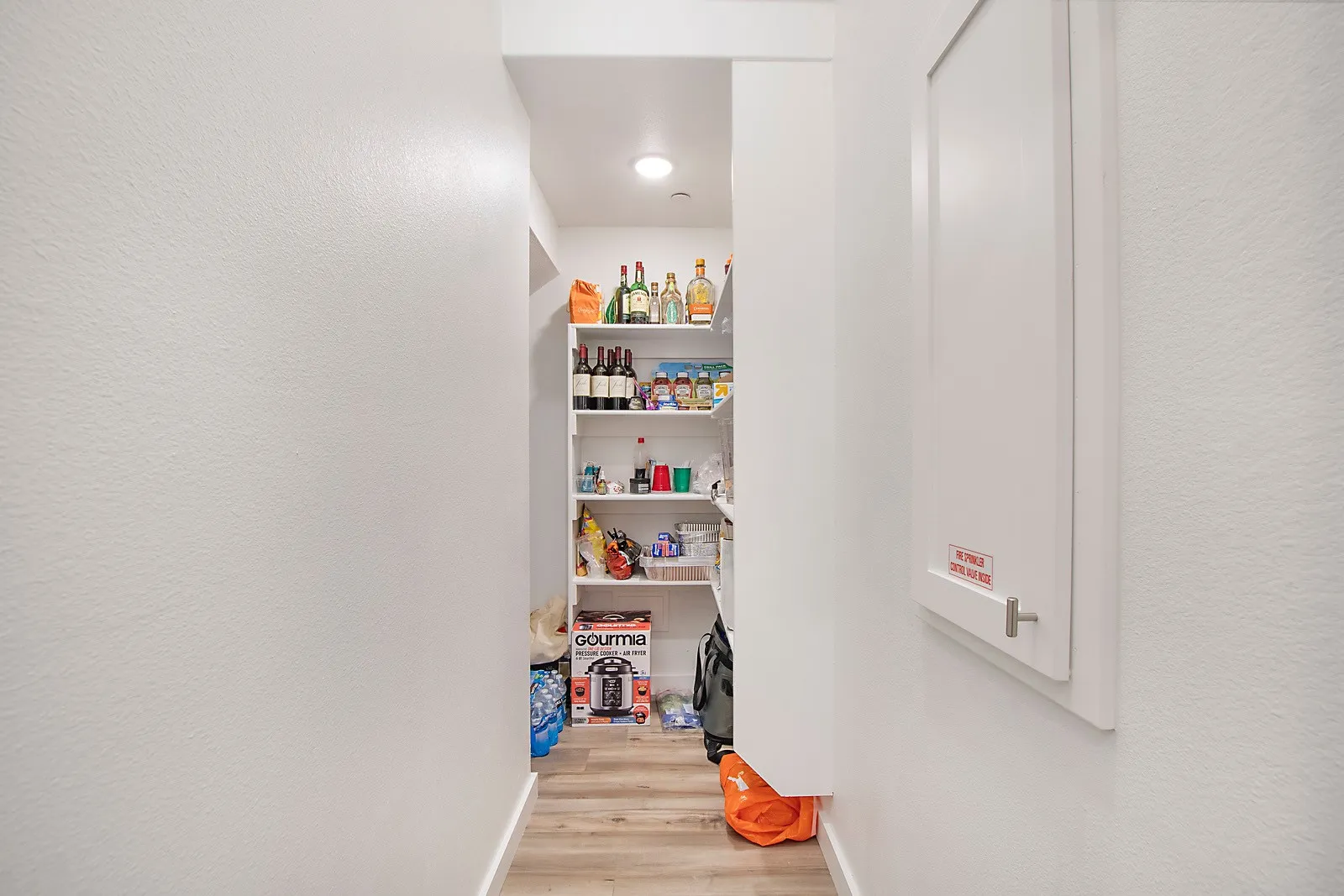 Townhouse For Rent in Tarrant County , 6429 Northern Dancer Drive, North Richland Hills, Texas 76180, 2 Bedroom, 3 Bathroom, 2 Garage spaces, 1,514 Sqft, built in 2021, mls#21366617, Real Estate Agent in North Richland Hills, Homes For Rent in Tarrant county, Homes For Rent in North Richland Hills, Realtor in North Richland Hills Texas, Real Estate Brokerage Independent Realty Texas, Luminita Cordes Realtor