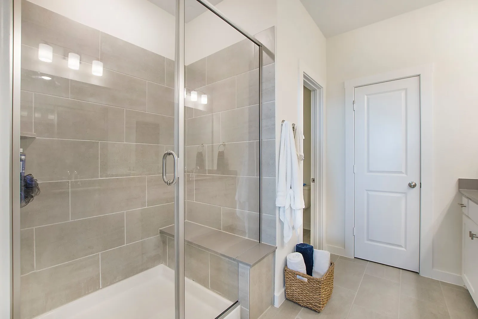 Townhouse For Rent in Tarrant County , 6429 Northern Dancer Drive, North Richland Hills, Texas 76180, 2 Bedroom, 3 Bathroom, 2 Garage spaces, 1,514 Sqft, built in 2021, mls#21366617, Real Estate Agent in North Richland Hills, Homes For Rent in Tarrant county, Homes For Rent in North Richland Hills, Realtor in North Richland Hills Texas, Real Estate Brokerage Independent Realty Texas, Luminita Cordes Realtor