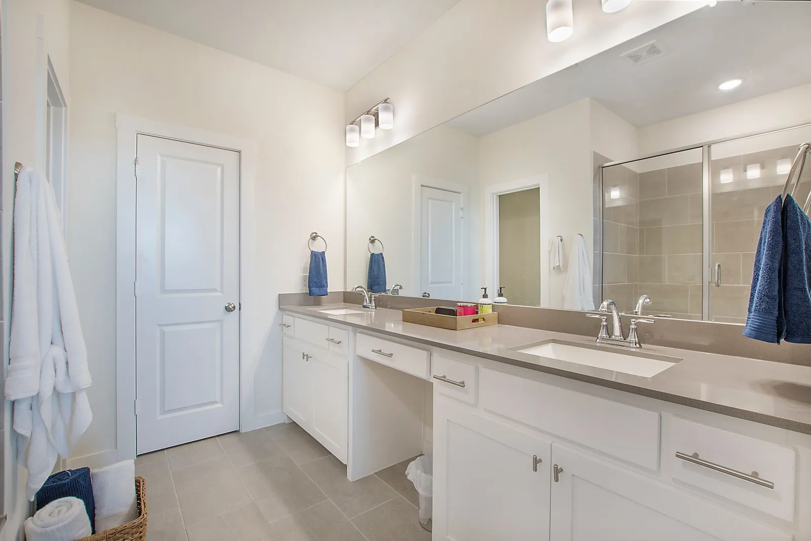 Townhouse For Rent in Tarrant County , 6429 Northern Dancer Drive, North Richland Hills, Texas 76180, 2 Bedroom, 3 Bathroom, 2 Garage spaces, 1,514 Sqft, built in 2021, mls#21366617, Real Estate Agent in North Richland Hills, Homes For Rent in Tarrant county, Homes For Rent in North Richland Hills, Realtor in North Richland Hills Texas, Real Estate Brokerage Independent Realty Texas, Luminita Cordes Realtor