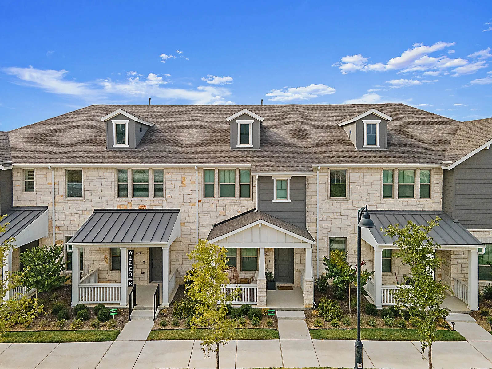 Townhouse For Rent in Tarrant County , 6429 Northern Dancer Drive, North Richland Hills, Texas 76180, 2 Bedroom, 3 Bathroom, 2 Garage spaces, 1,514 Sqft, built in 2021, mls#21366617, Real Estate Agent in North Richland Hills, Homes For Rent in Tarrant county, Homes For Rent in North Richland Hills, Realtor in North Richland Hills Texas, Real Estate Brokerage Independent Realty Texas, Luminita Cordes Realtor